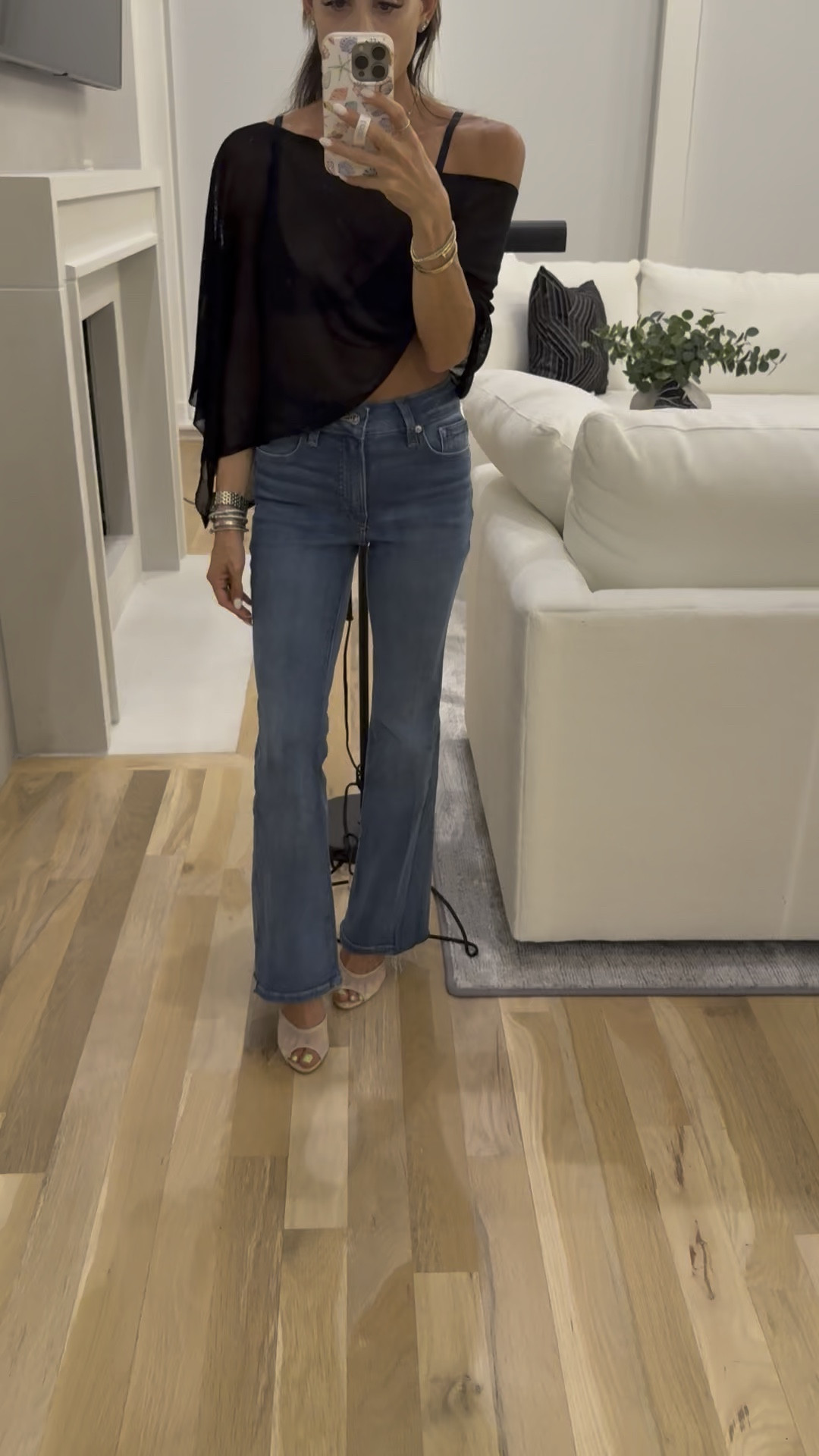 Petite friendly stretchy jeans size 23

#LTKootd #LTKPetite