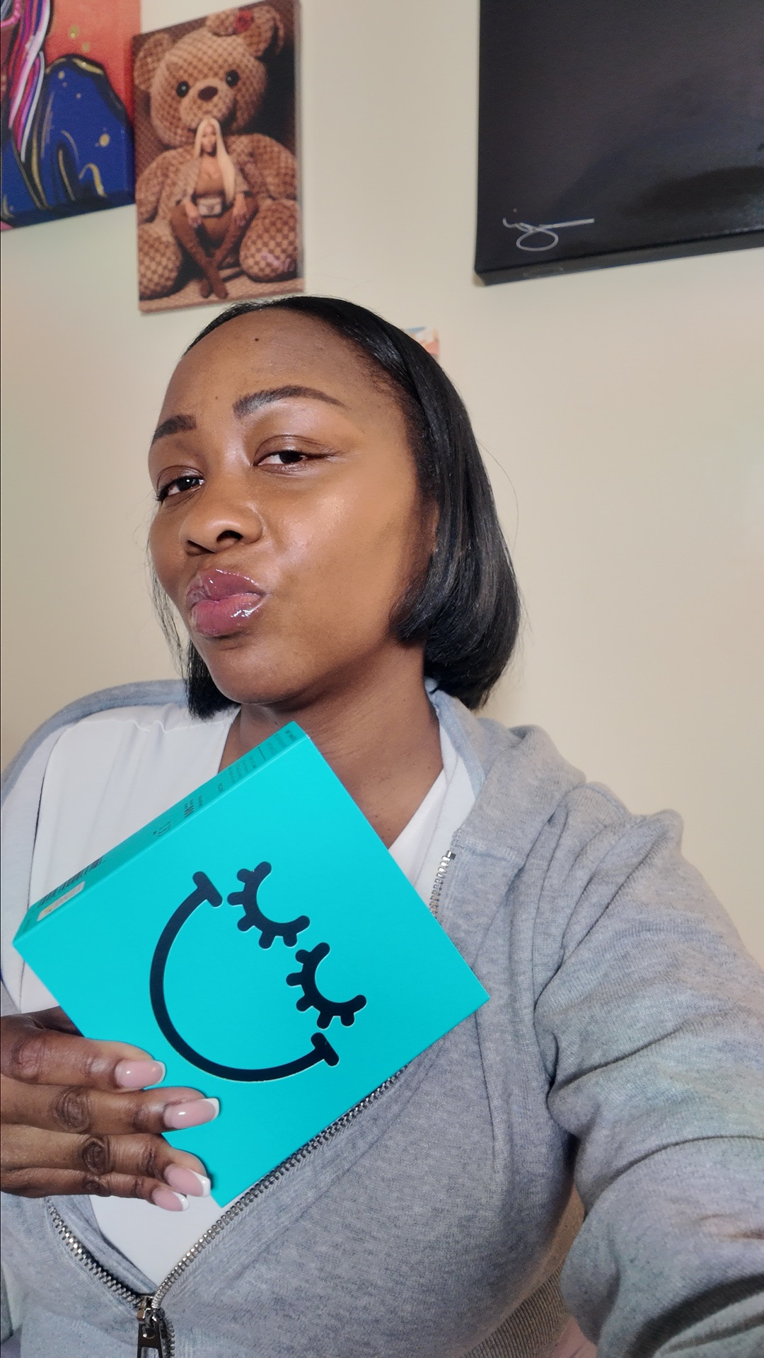 Unboxing the Fancii x SW2 Smiley collab and honestly? It’s too stinking cute! 😭✨ This little LED compact is a literal must-have for the travel bag. Perfect for a quick lash check or makeup touch-up on the go.  I heard these were limited edition and already selling out, so if you can snag one, do it! They’re definitely splurge-worthy. They’re sleeping on y’all! 👋🏽💚 #Fancii #SmileyWorld #Unboxing #BeautyEssentials #CompactMirror #OnTheGoGloss

#LTKU #LTKBeauty #LTKTravel