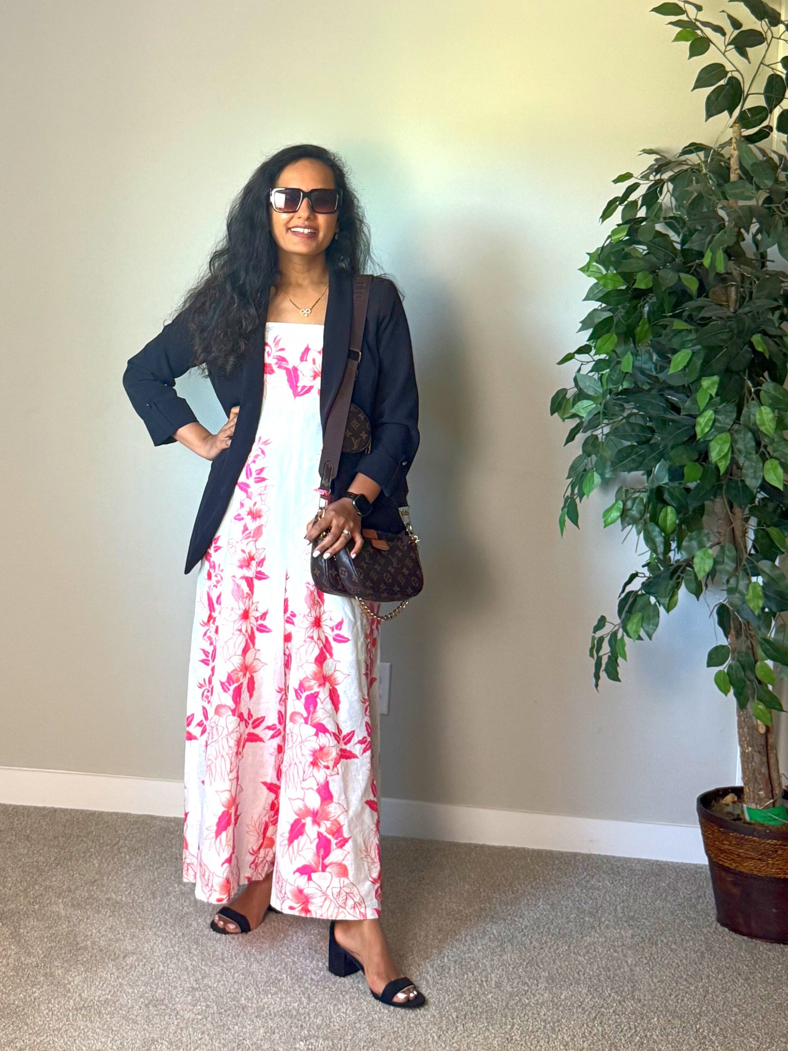 Jumpsuit for work? I got you. 😉 

Wearing XS
I’m 5”0’ and 112LB for reference 
Bust 32c and it fits perfect 👌 

#expressyou #expresschallenge #ltkxexpress



#LTKSaleAlert #LTKWorkwear #LTKPetite