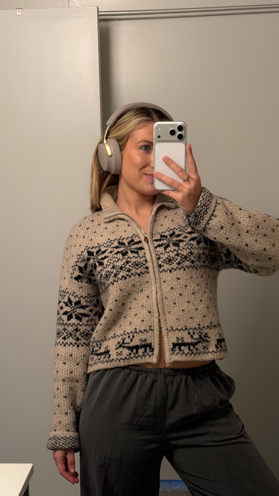 A cozy wfh outfit 👩‍💻 these pants are so cozy but still look and feel semi professional!

#LTKootd #LTKU #LTKSeasonal