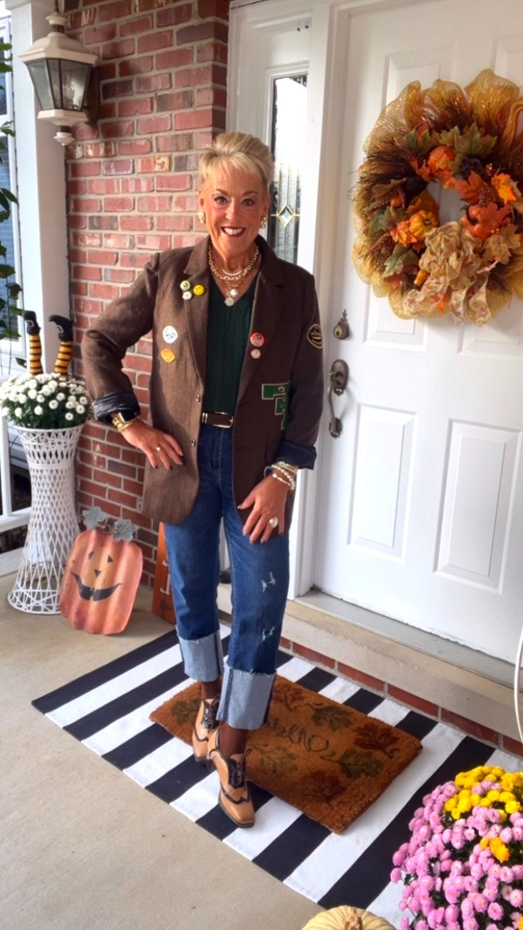 Patches Blazer
Green Sweater Vest
Cuffed Jeans
Ruffled Socks