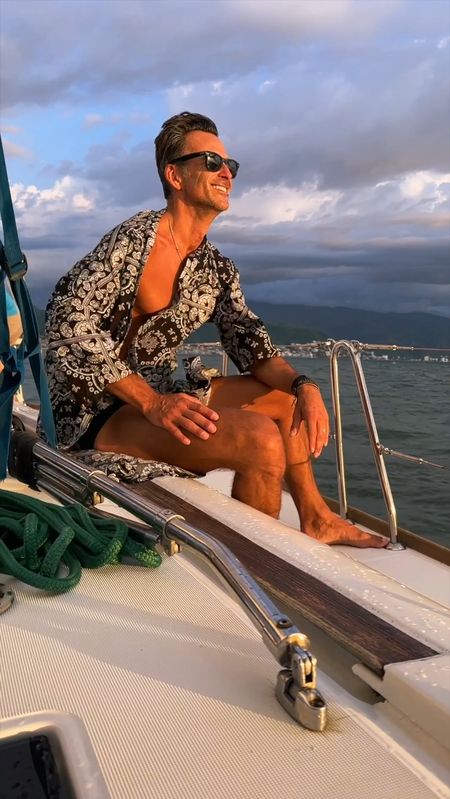 Epic trips are made because of the moments! Embrace the spirit, slip into that easy breezy vacation outfit vibe with these men’s beach style kimonos. Great coverups from him, or for her, they’re fun, laid back and sensual. Wine, sunsets, yachts and style- we love it all! Cheers ⛵️↣

#LTKVideo #LTKmens #LTKtravel