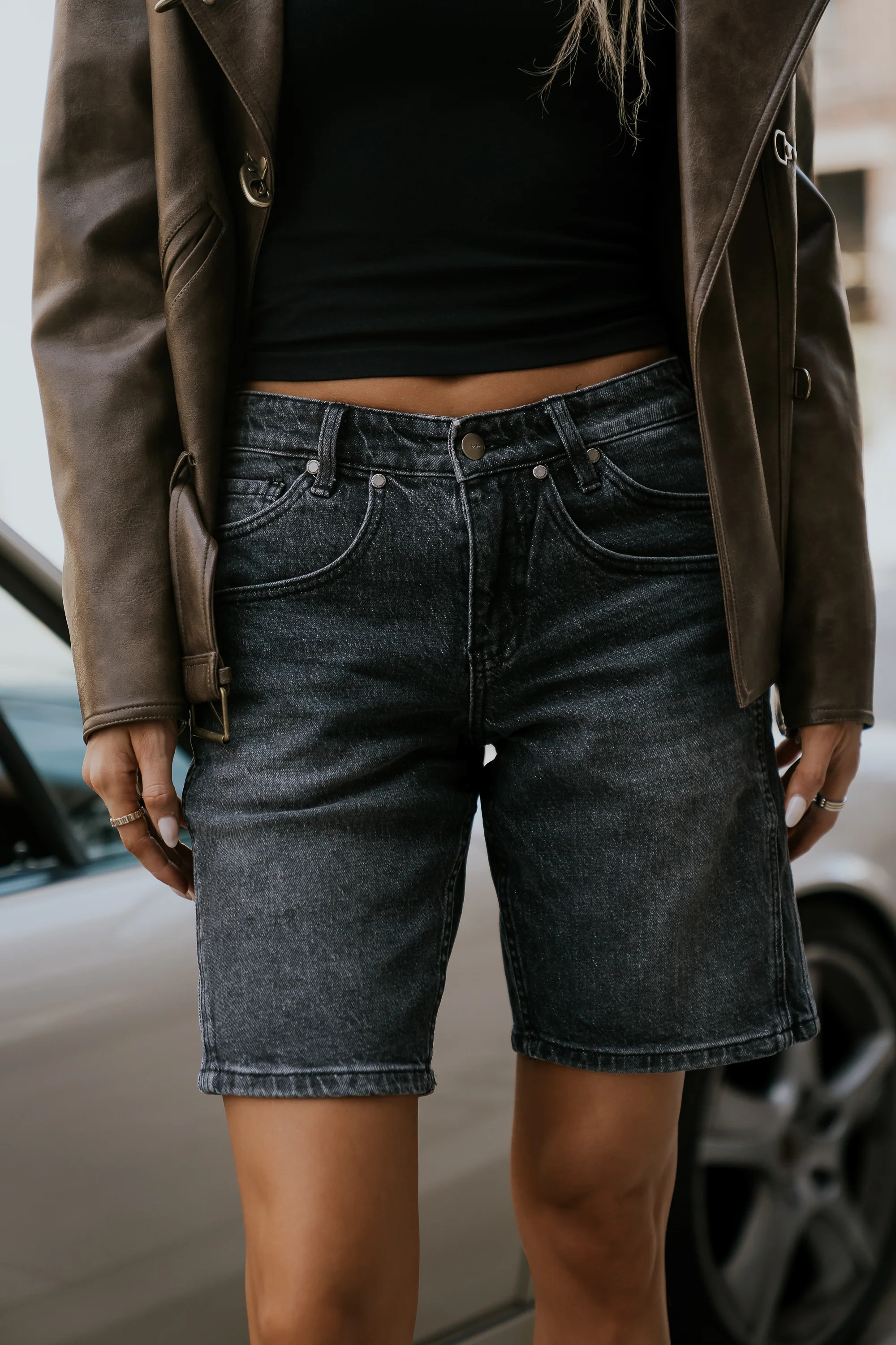 Kaydence Bermuda Shorts in Washed Black | Böhme US
