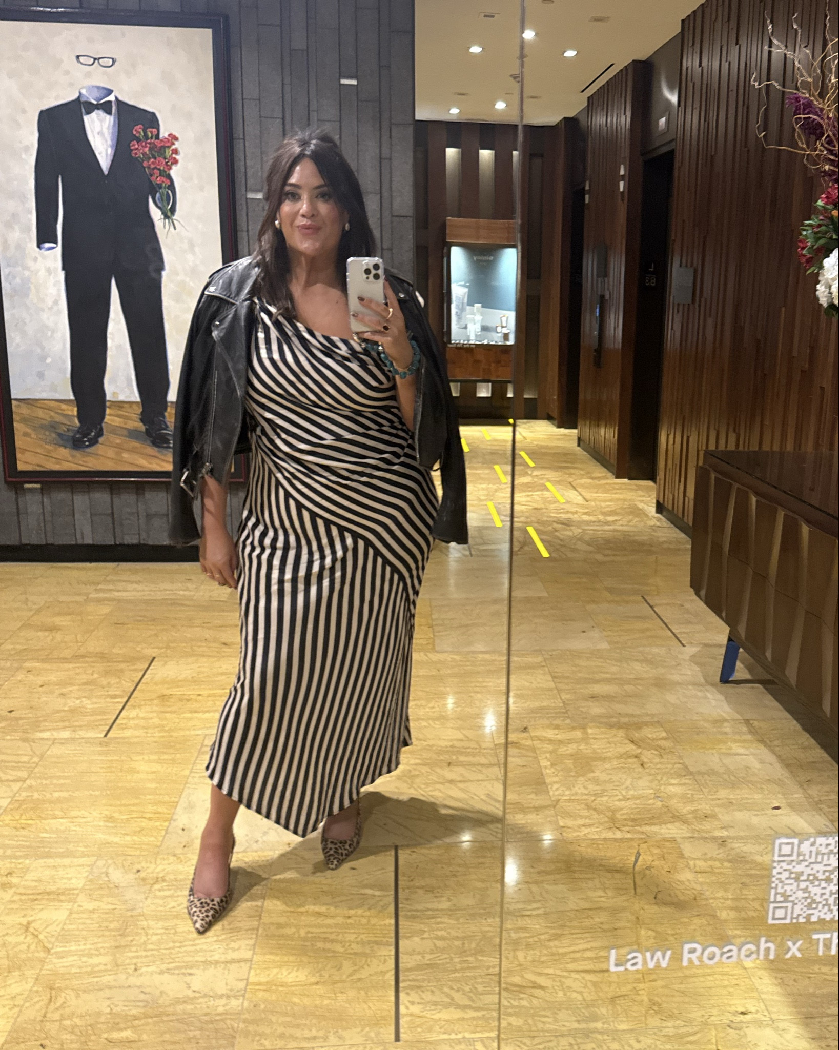 Dress runs a bit large. Swipe to see the neckline. The straps are adjustable. Love this pattern mixing

#LTKStyleTip #LTKMidsize #LTKNYFW