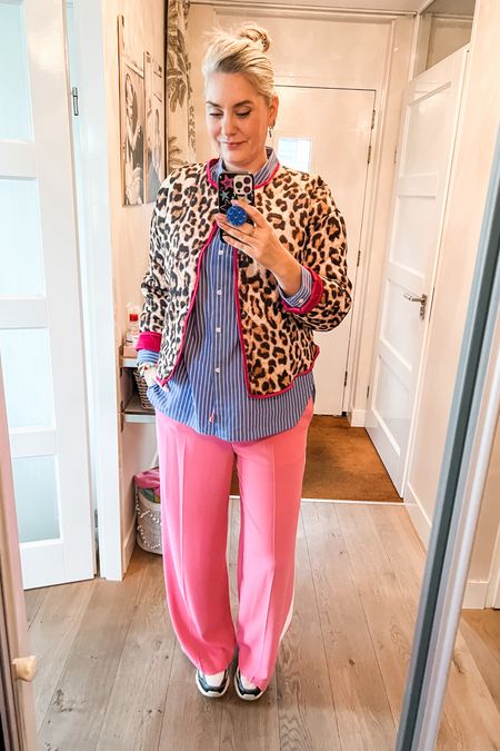 Ootd - Thursday. Pink drawstring trousers (color from last year), blue striped shirt, leopard jacket (Hip voor de Heb) and chunky Skechers sneakers. 



#LTKover40 #LTKmidsize #LTKeurope