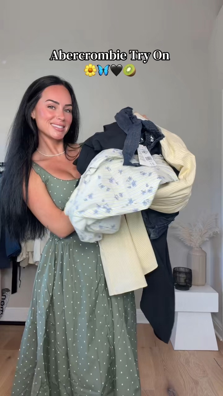 Abercrombie new arrivals try on ✨ keep or return?! I will have these 🔗 on my LTK!

My sizing 5’7, 145lbs, 32dd
I’m wearing size smalls 

@abercrombie

#LTKSaleAlert #LTKU #LTKootd