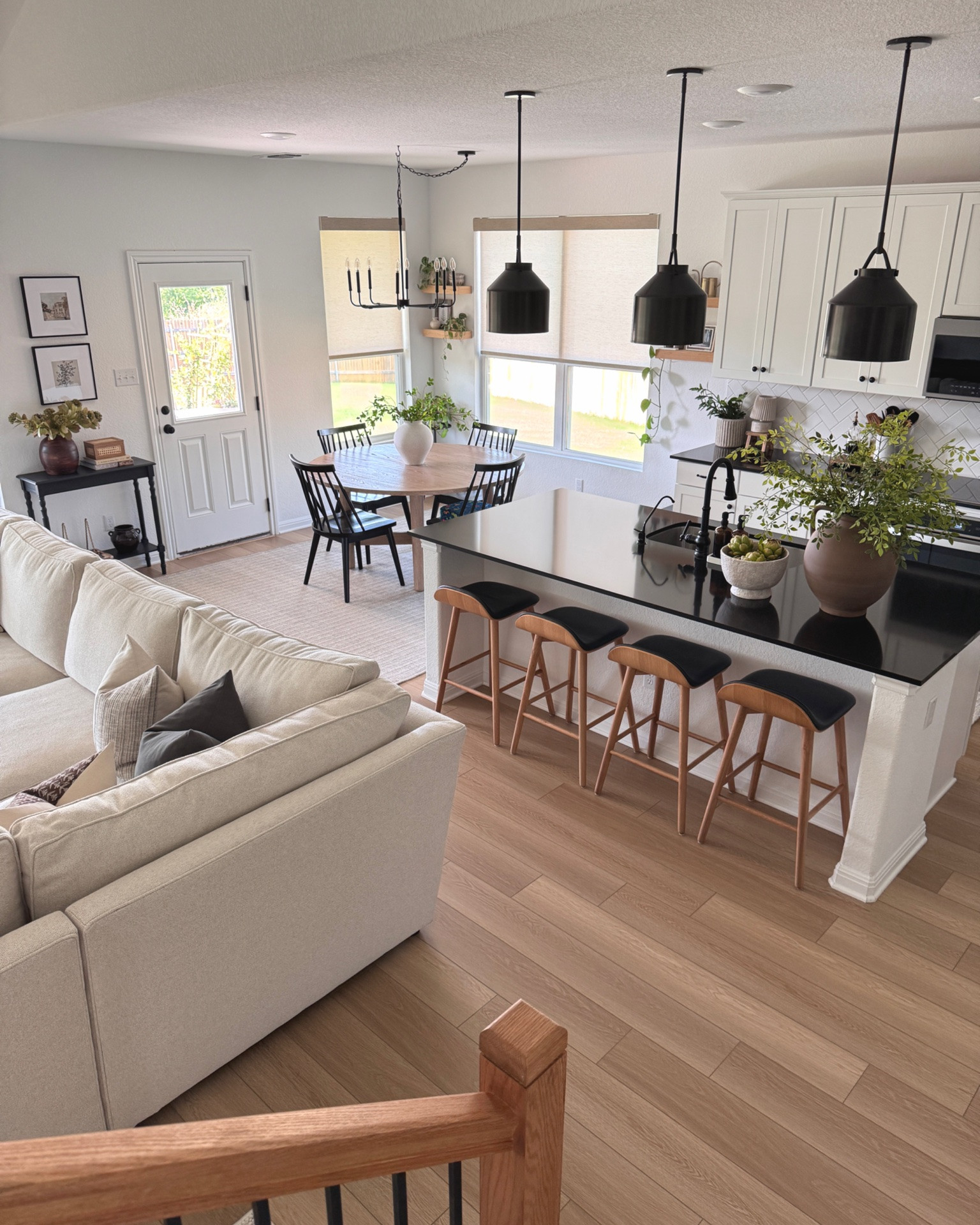 Hi! I’m Jen — Welcome to my home! 🏠💛

Do you want a space that feels lived-in yet thoughtfully styled? Love designer looks for less? Craving clean, modern lines without sacrificing comfort and function? Say less 🙌🏼

Follow along and I’ll show you how! 🤎

Home Decor Inspo • Designer Looks for Less • Home Goals • Neutral Home Inspo • Modern Home • New Build Inspiration

#homeswithpurpose #neutralhomesofinsta #cozyhomedecor