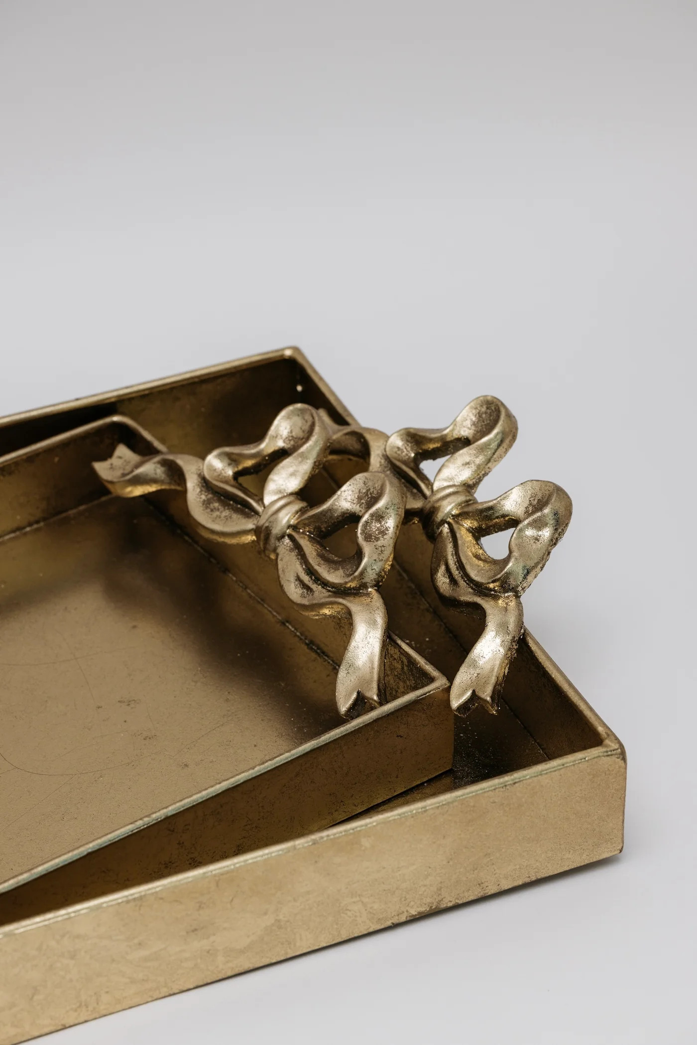 Gold Trays with Bow Handles - Set of 2 | THELIFESTYLEDCO