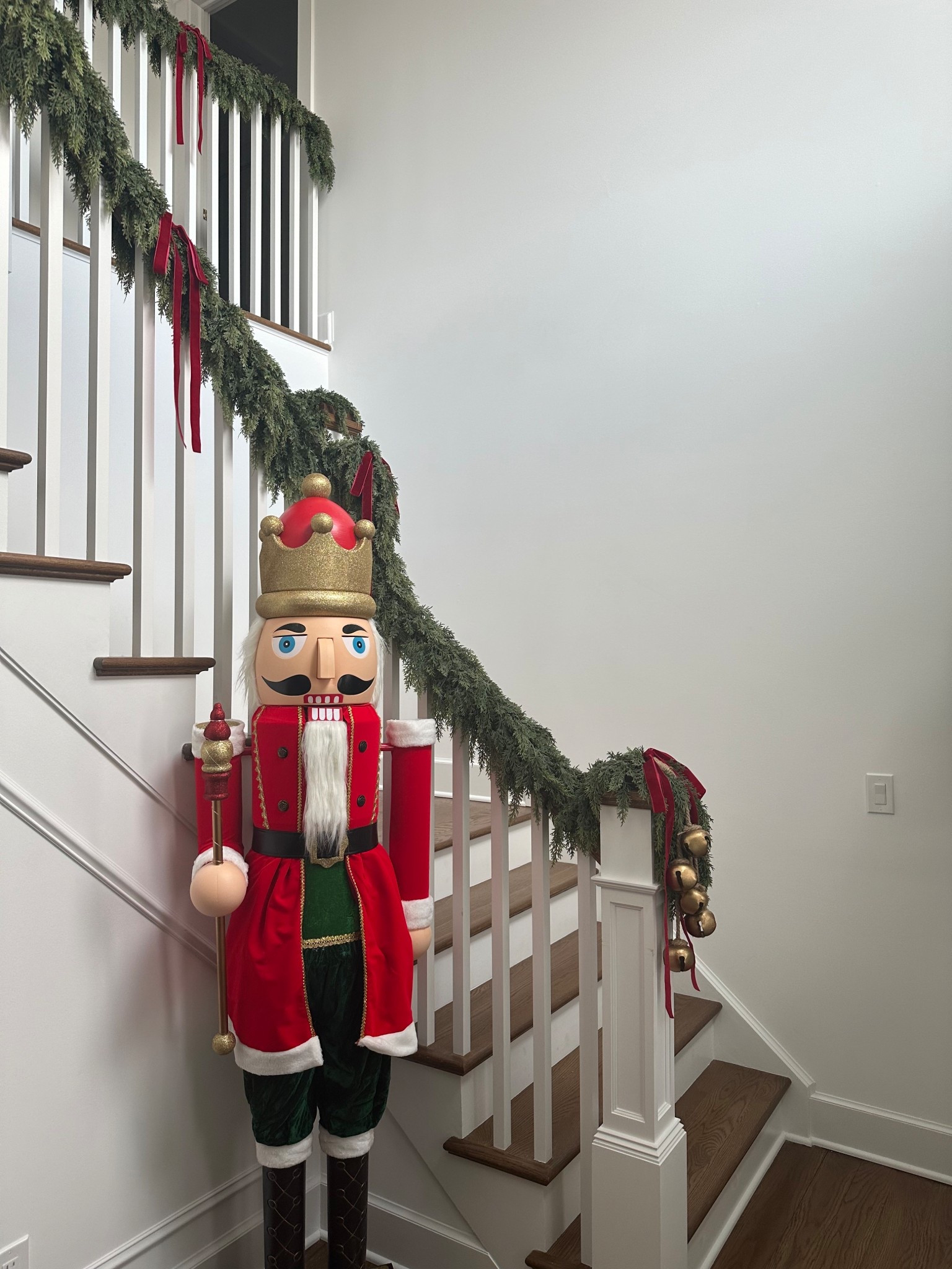 Christmas is in 142 days! ✨🎄🎅🏼



Christmas, Christmas decor, Christmas tree, nutcracker, home, home decor, home decorating, holiday, holiday decor, garland, bows, Christmas bell, home styling 