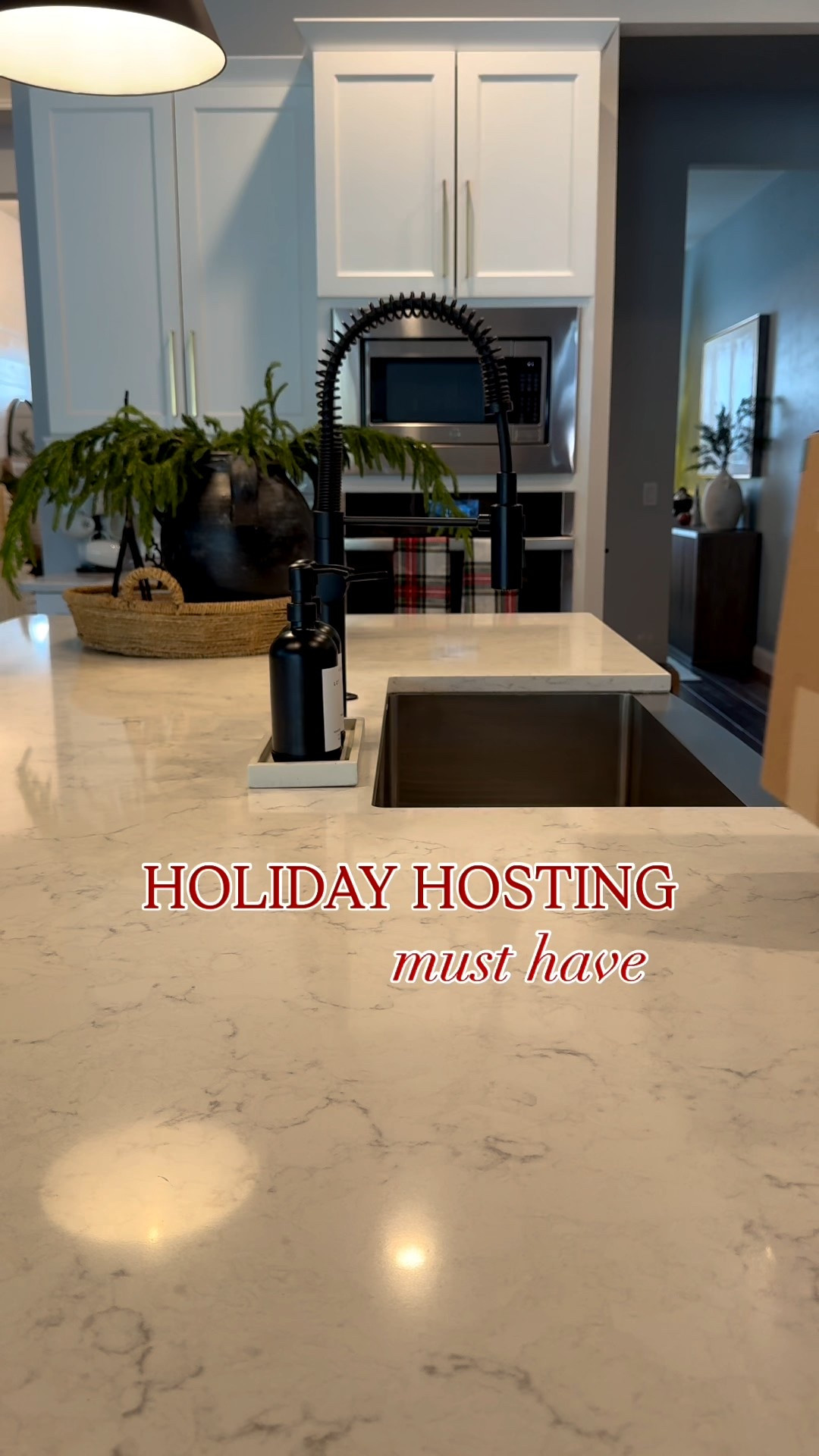 No double oven? No problem. Amazon said holiday hero unlocked 🙌 This mat keeps dishes warm, saves your sanity, and doubles as the perfect gift for your favorite foodie or hostess with the mostest 🎁✨


#LTKSeasonal #LTKFindsUnder100 #LTKHome