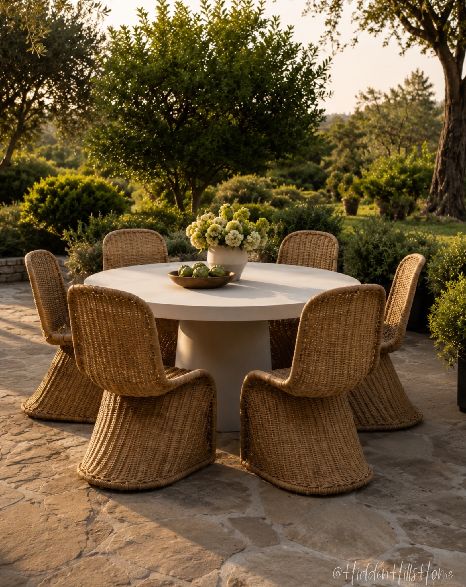 Outdoor dining table, outdoor dining chairs, outdoor furniture

#LTKHome #LTKSaleAlert #LTKSeasonal
