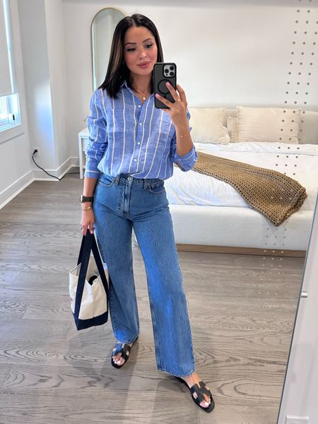 Jeans on sale 20% OFF 

Jeans: size 26 
Top: small
Sandals: Hermes oran 
Bag: Trader Joe’s 