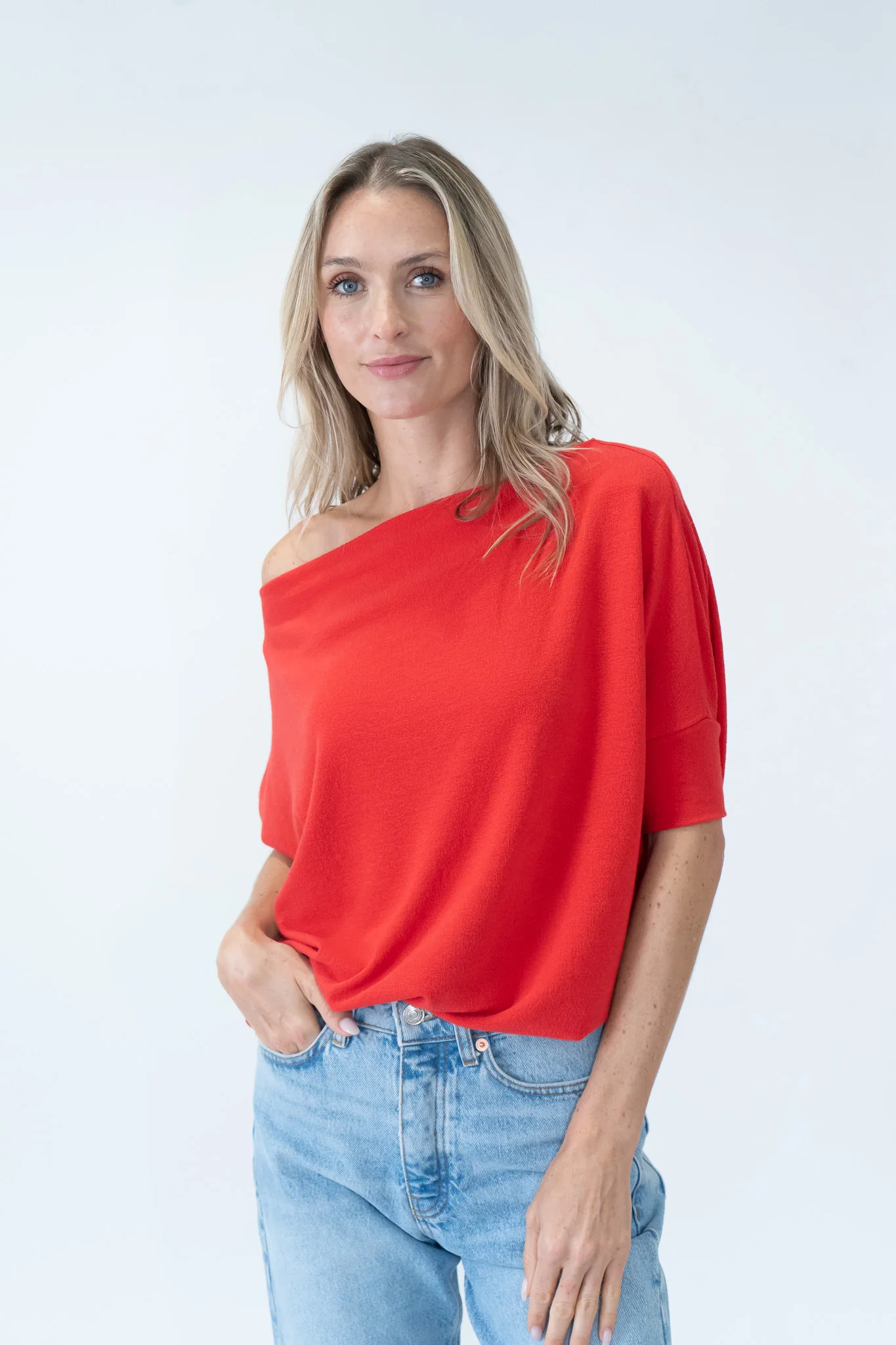 the short sleeve anywhere top [red] | Six Fifty Clothing
