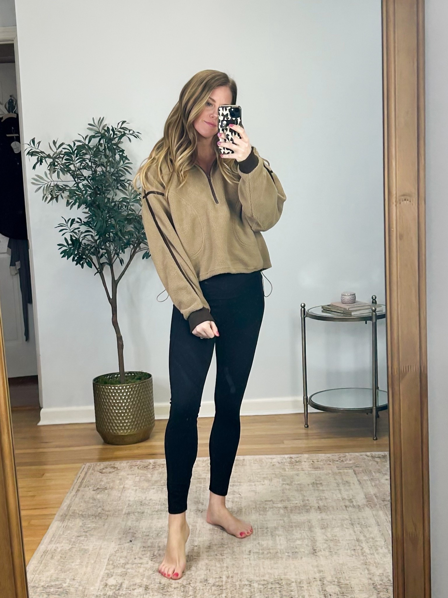 The comfiest fleece! Love the draw cord sides, has pockets and love the contrast trim. Wearing size medium in the fleece and medium, in the leggings.

#LTKootd #LTKSeasonal #LTKActive