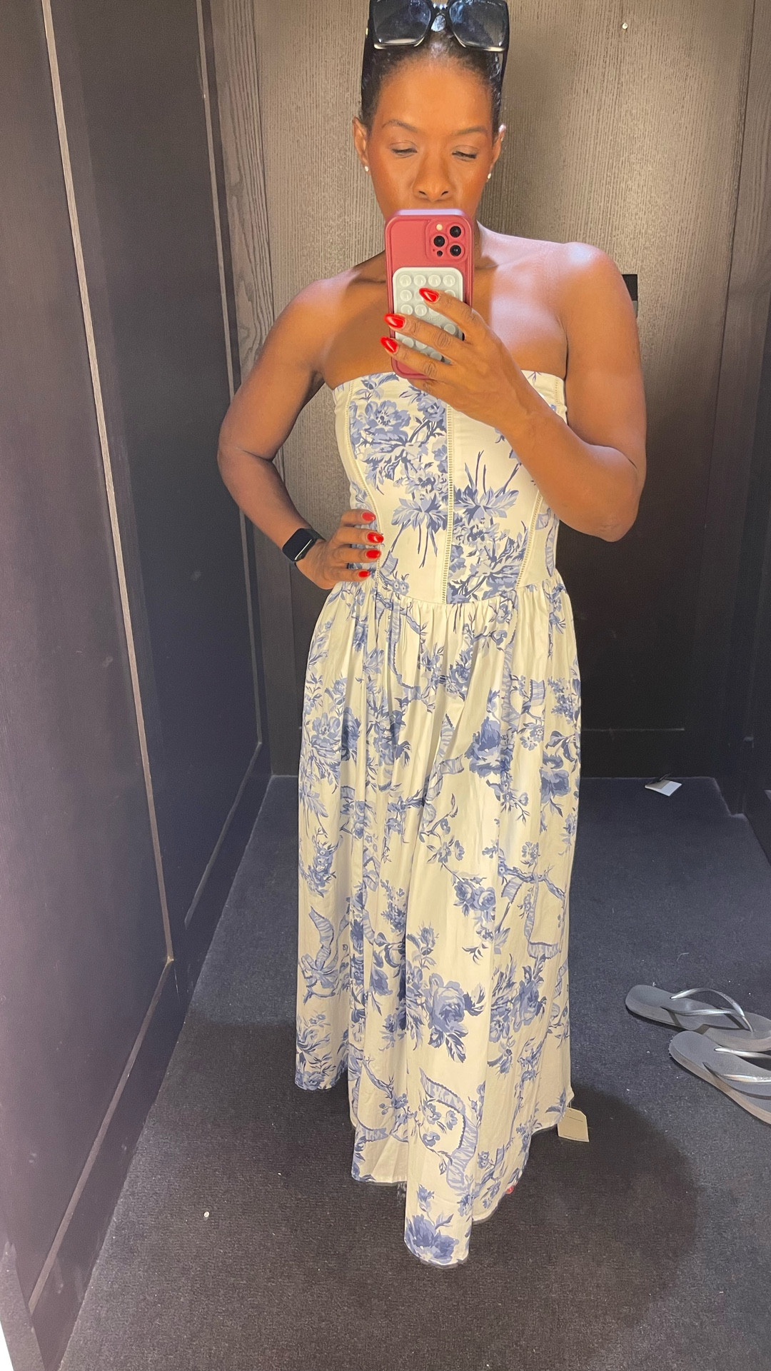 Can’t get enough of this dress. Wearing a S and it has a corset back. So you can tighten the dress quite a bit. 

Abercrombie, summer dress, strapless dress, LTK sale

#LTKSpringSale #LTKSaleAlert #LTKSeasonal