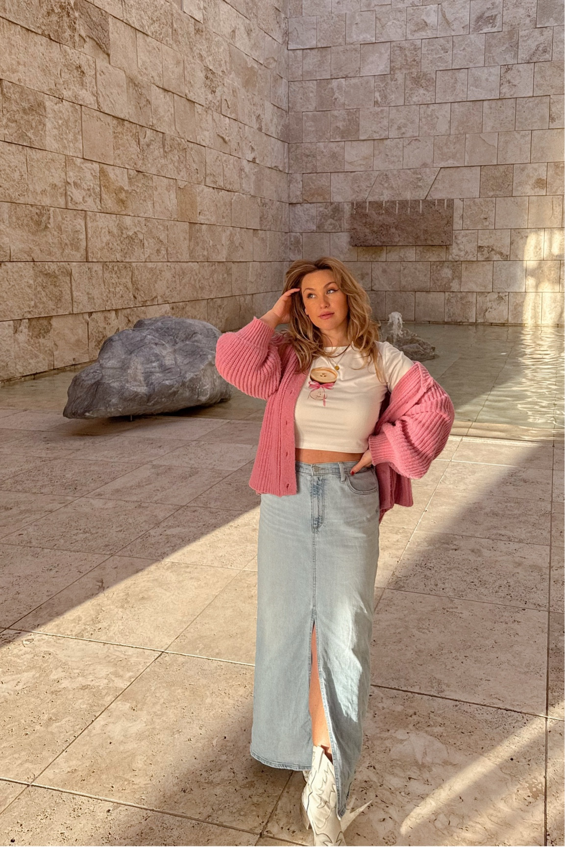 Museum dates 🕊️ #winterstyle #pinkfashion 

#LTKMidsize #LTKFindsUnder50