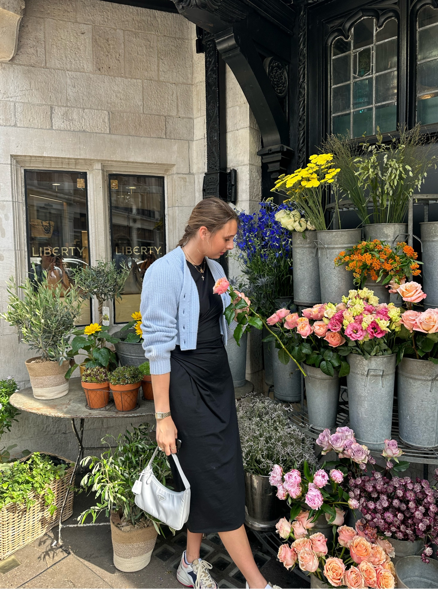 One of my favorite sweaters to throw on over a casual dress! 

#LTKshoecrush #LTKstyletip #LTKitbag