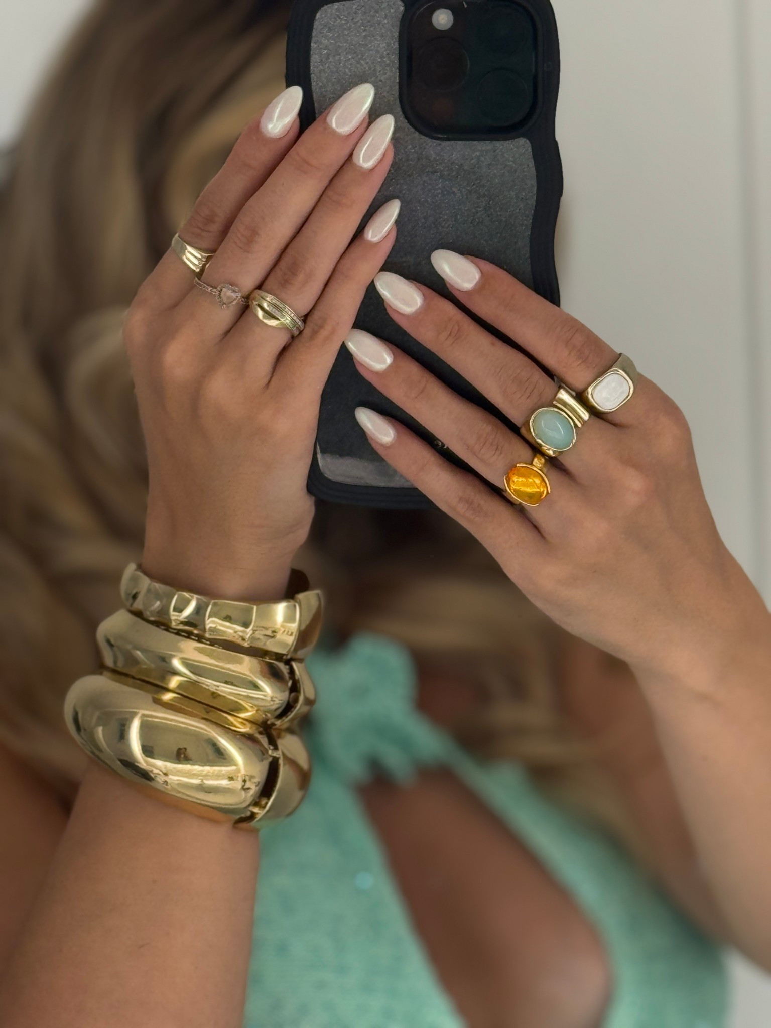 I like my bangles chunky ☺️ #accessories 

#LTKFindsUnder100 #LTKBeauty #LTKTravel