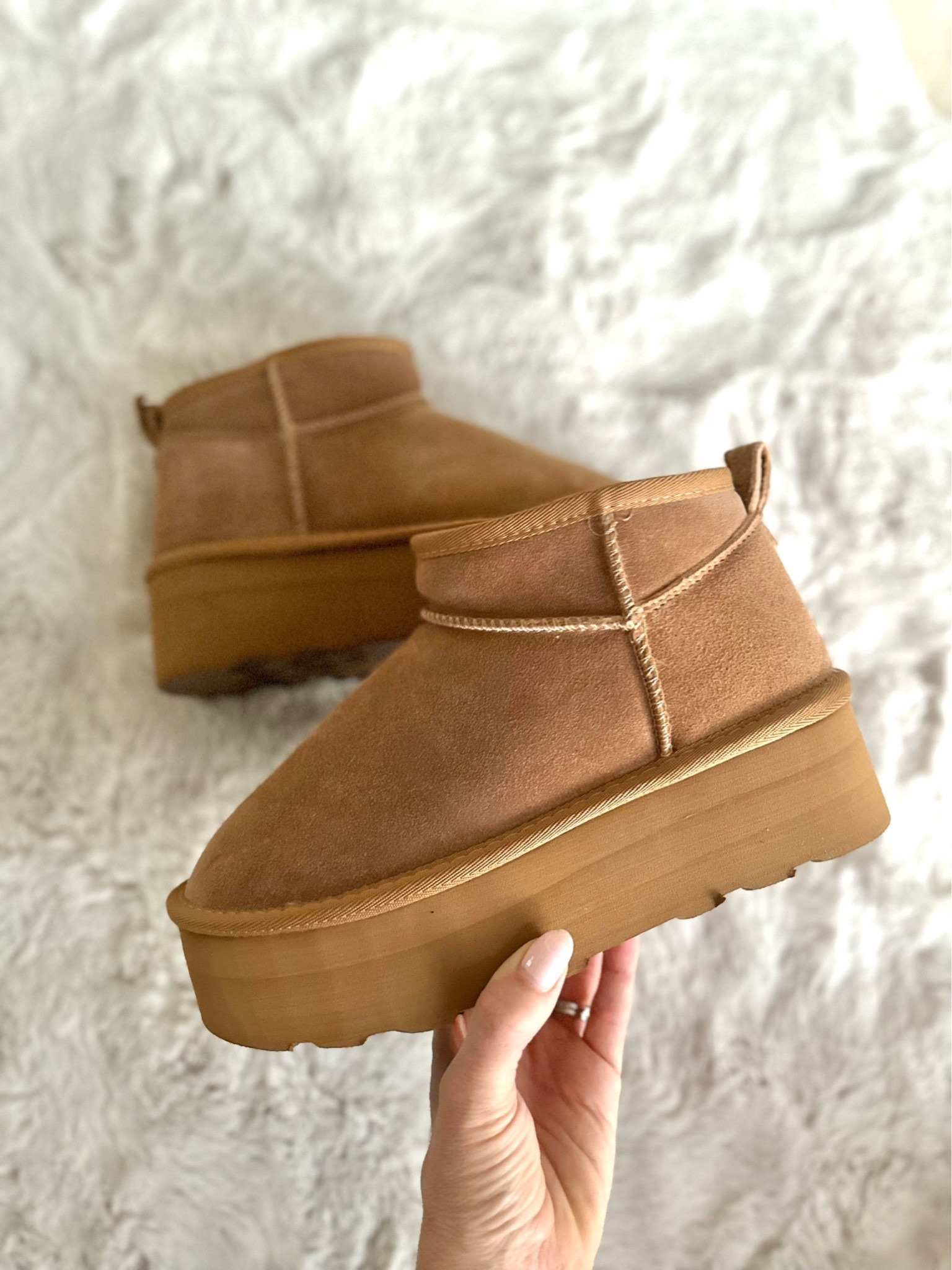 Can’t get enough of these UGG ultra platform mini 🍁🍂 perfect for a fall outfit! 

#LTKOver40 #LTKSeasonal #LTKStyleTip