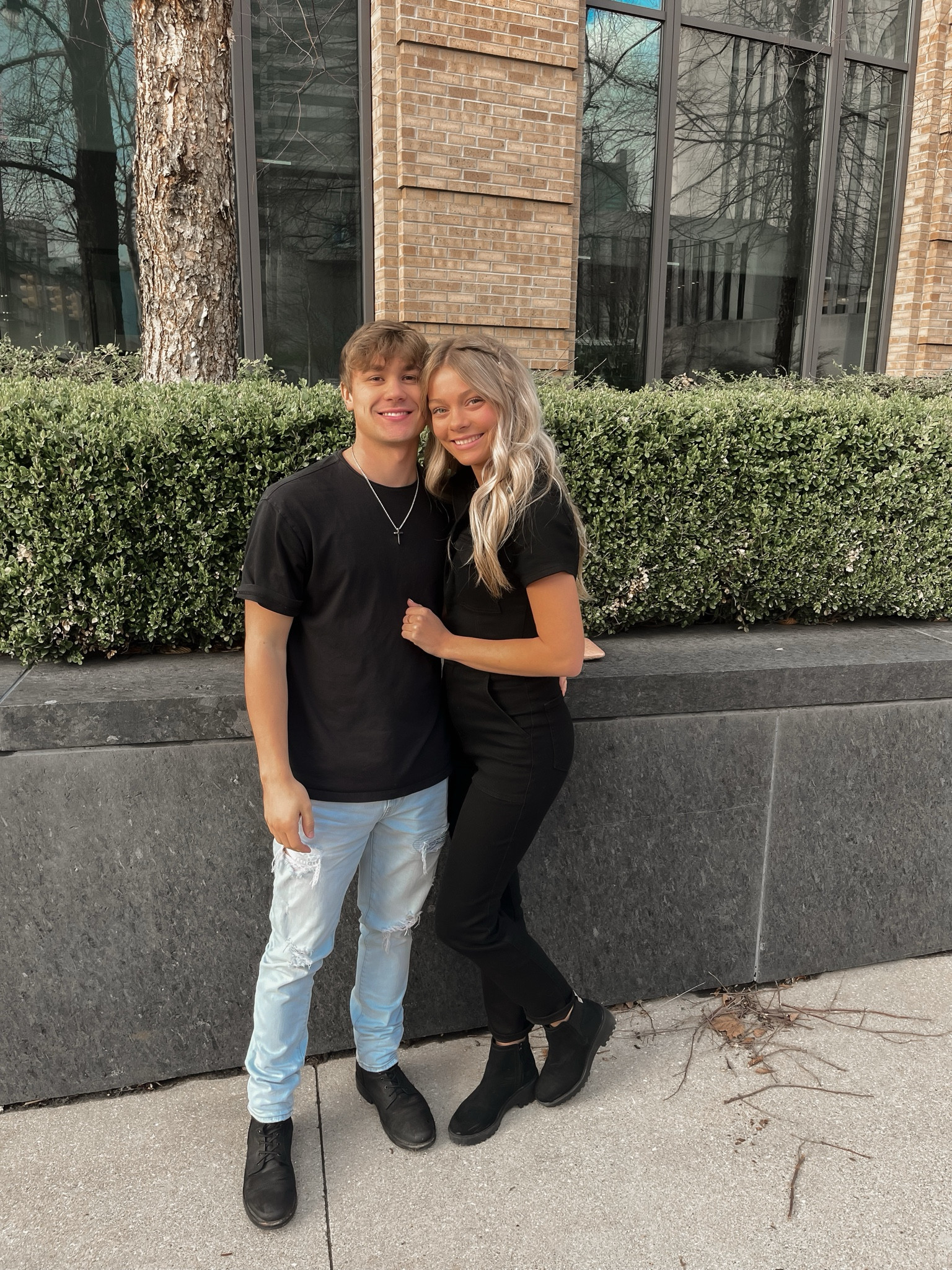 concert outfit. denim jumpsuit. good american jumpsuit. jeans

#LTKstyletip #LTKfindsunder50 #LTKfindsunder100