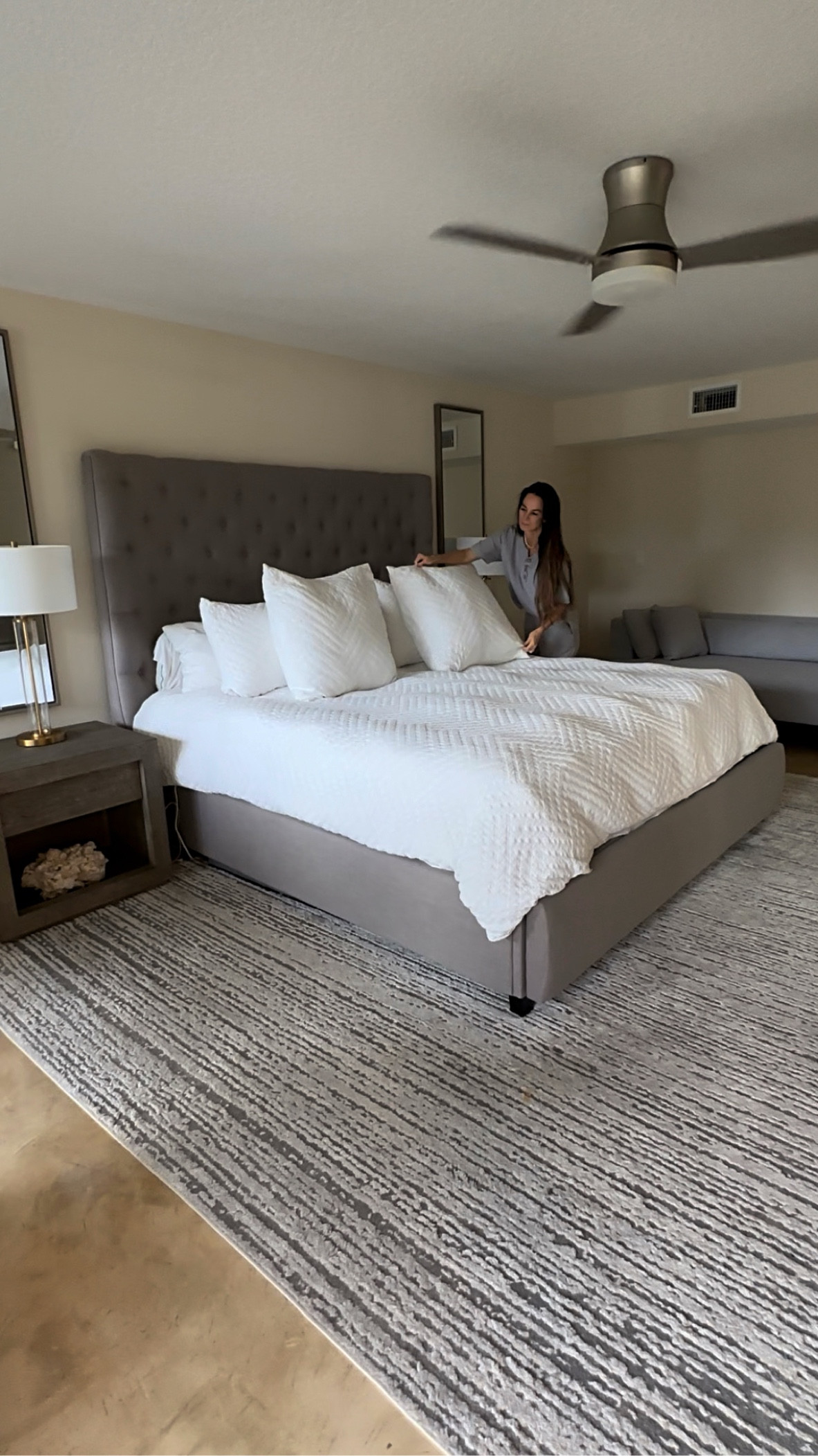 Don’t forget to make your bed, it’s the single most important task to start your day off on a positive note with a completed task immediately after waking 🩶🤍

Bedding: @westelm
Sheets: @sheex
Furniture: @restorationhardware

#makeyourbed #lifestyle #habit #motivarion #tasks #restorationhardware 

#LTKGiftGuide #LTKstyletip #LTKhome