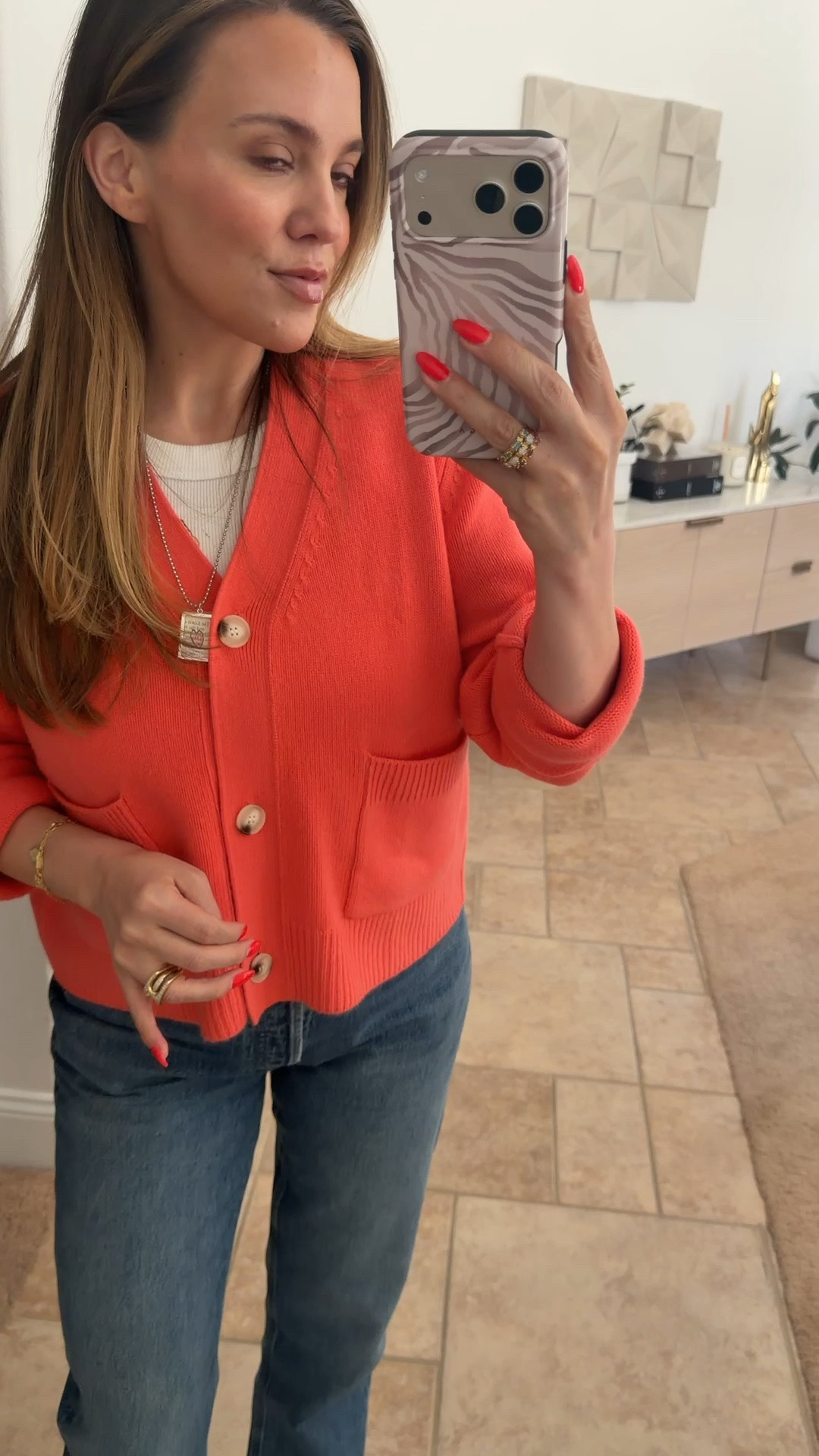 today’s mother’s day outfit 🤍 size 28 in jeans and medium sweater.