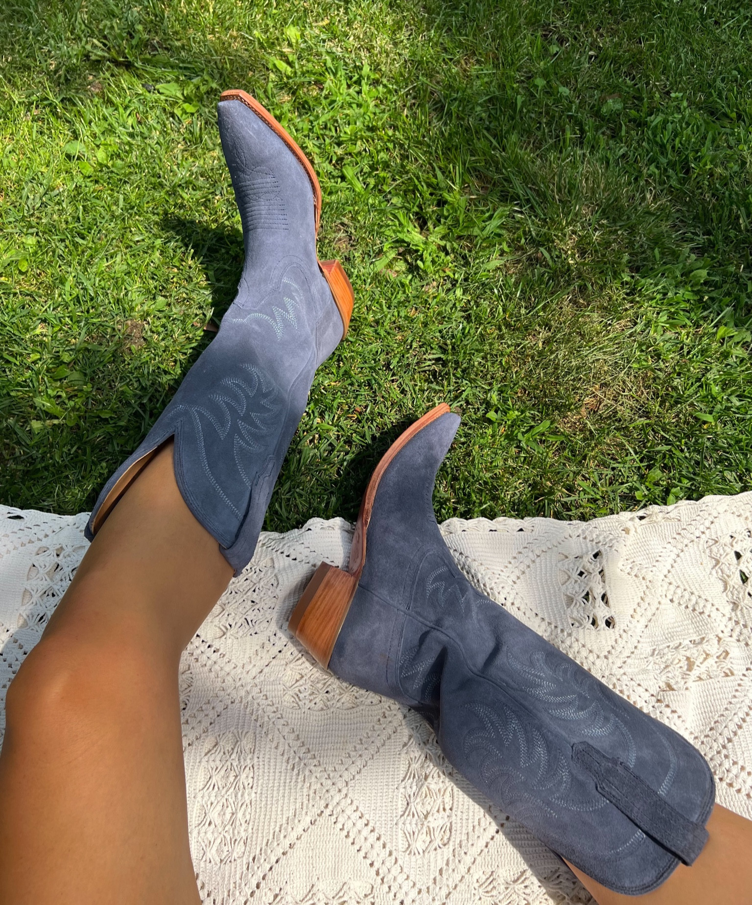 New favorite boots 🤍

#LTKstyletip #LTKFind #LTKSeasonal