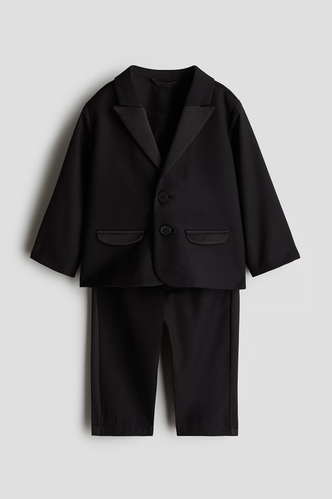Tuxedo | H&M (US + CA)
