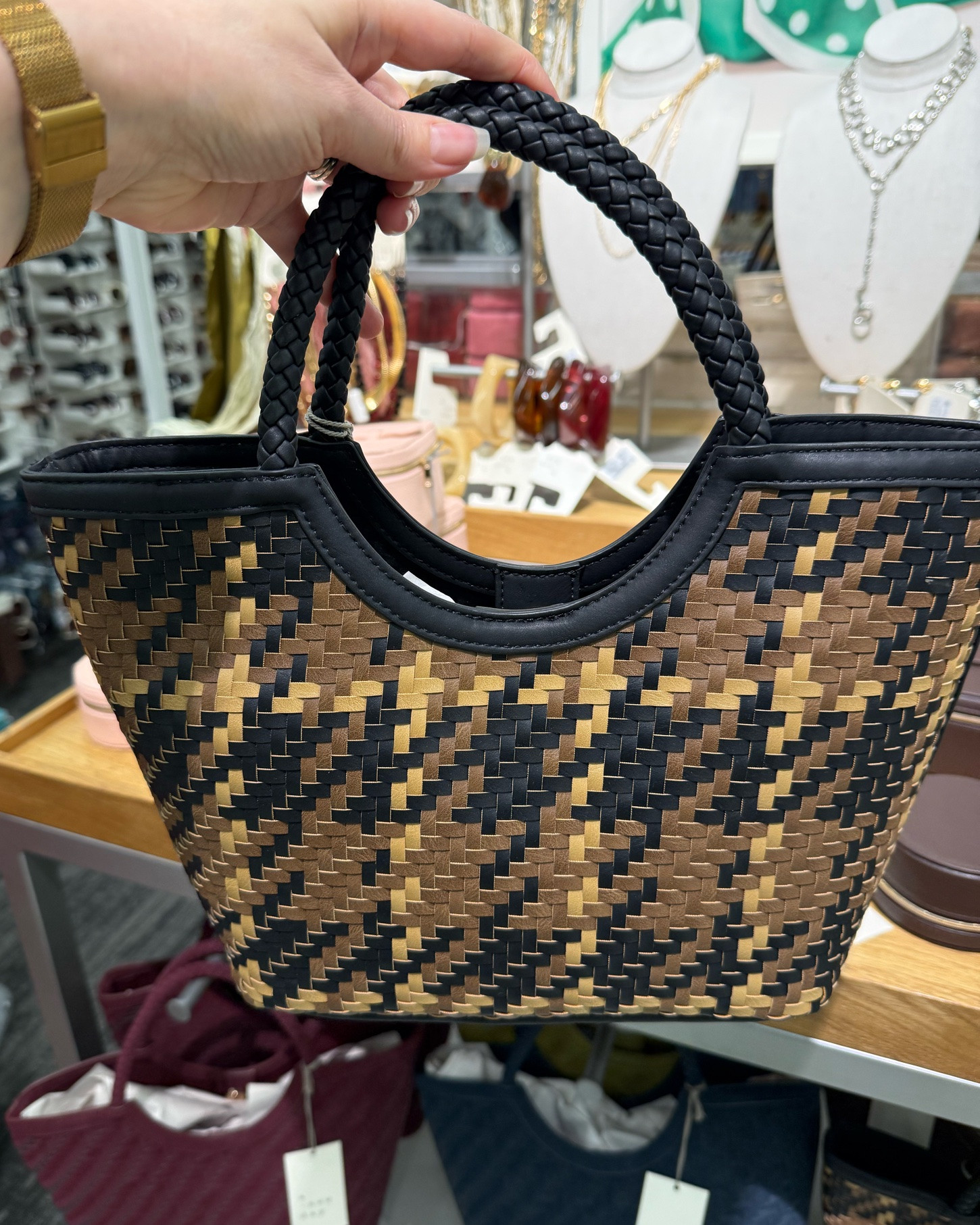 Adorable and affordable bags from Target that are perfect for fall. You can save 20% on select bags, jewelry & accessories with Target Circle offer. Ends Oct 31. 



Fall bags, fall accessories, fall fashion

#LTKSeasonal #LTKSaleAlert #LTKWorkwear