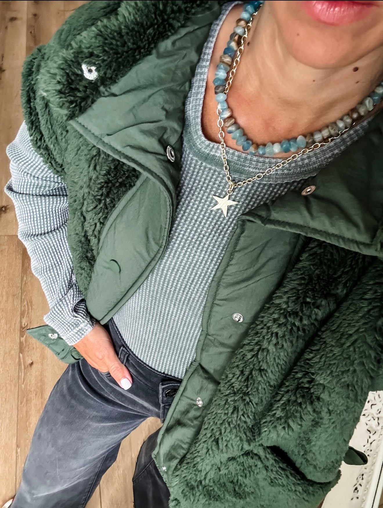 Code FF20. Small vest. Small thermal top. Black jeans 25.