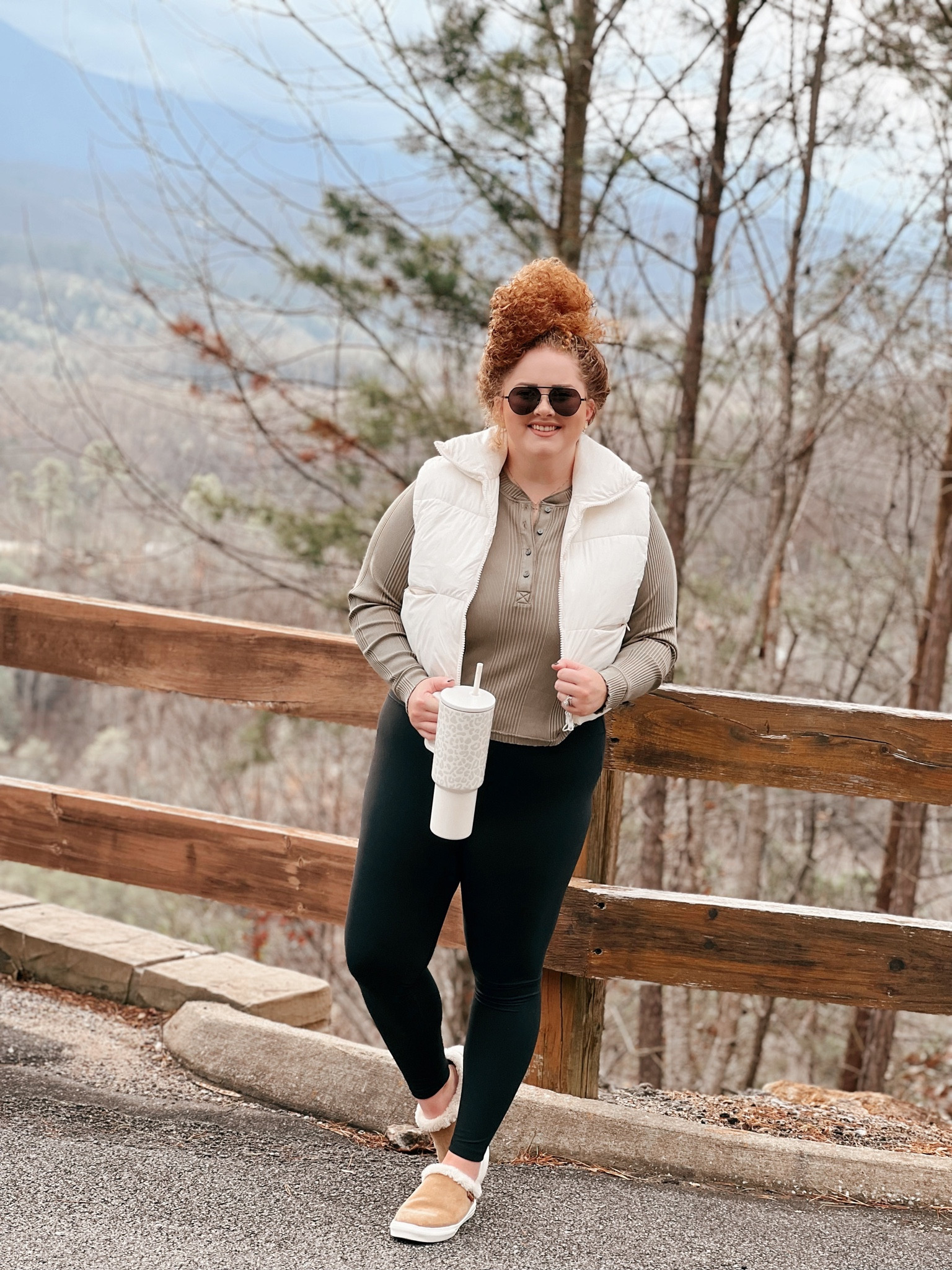 This cropped puffer vest is a must 🙌🏻 vest | cropped puffer vest | aviators | amazon sunglasses | Henley | aerie | Lululemon leggings dupe | Minnetonka shoes | amazon fashion | amazon finds 

#LTKSeasonal #LTKcurves #LTKFind