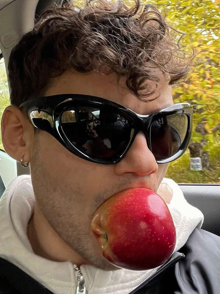 1pc Bright Black Frame Oversized Y2K Fashion Glasses Trendy Big Frame Vintage Wrap Around Fashion... | SHEIN