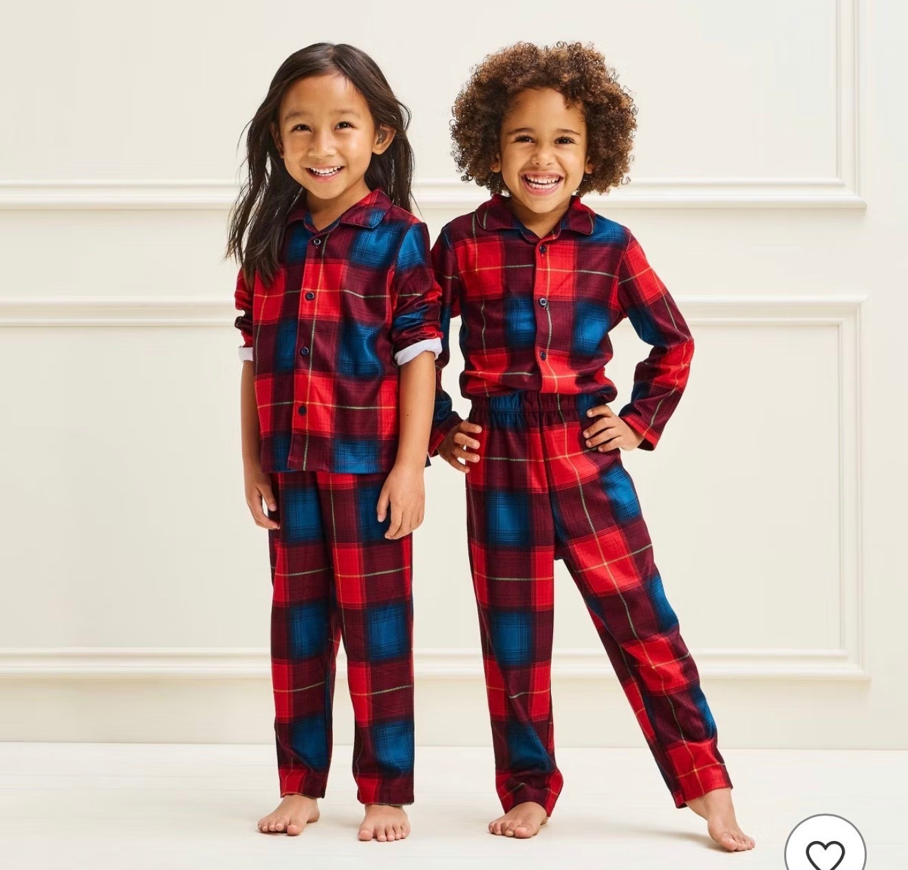 40% off the cutest holiday pjs for our littles ends today, 10/07! 🫶🏽