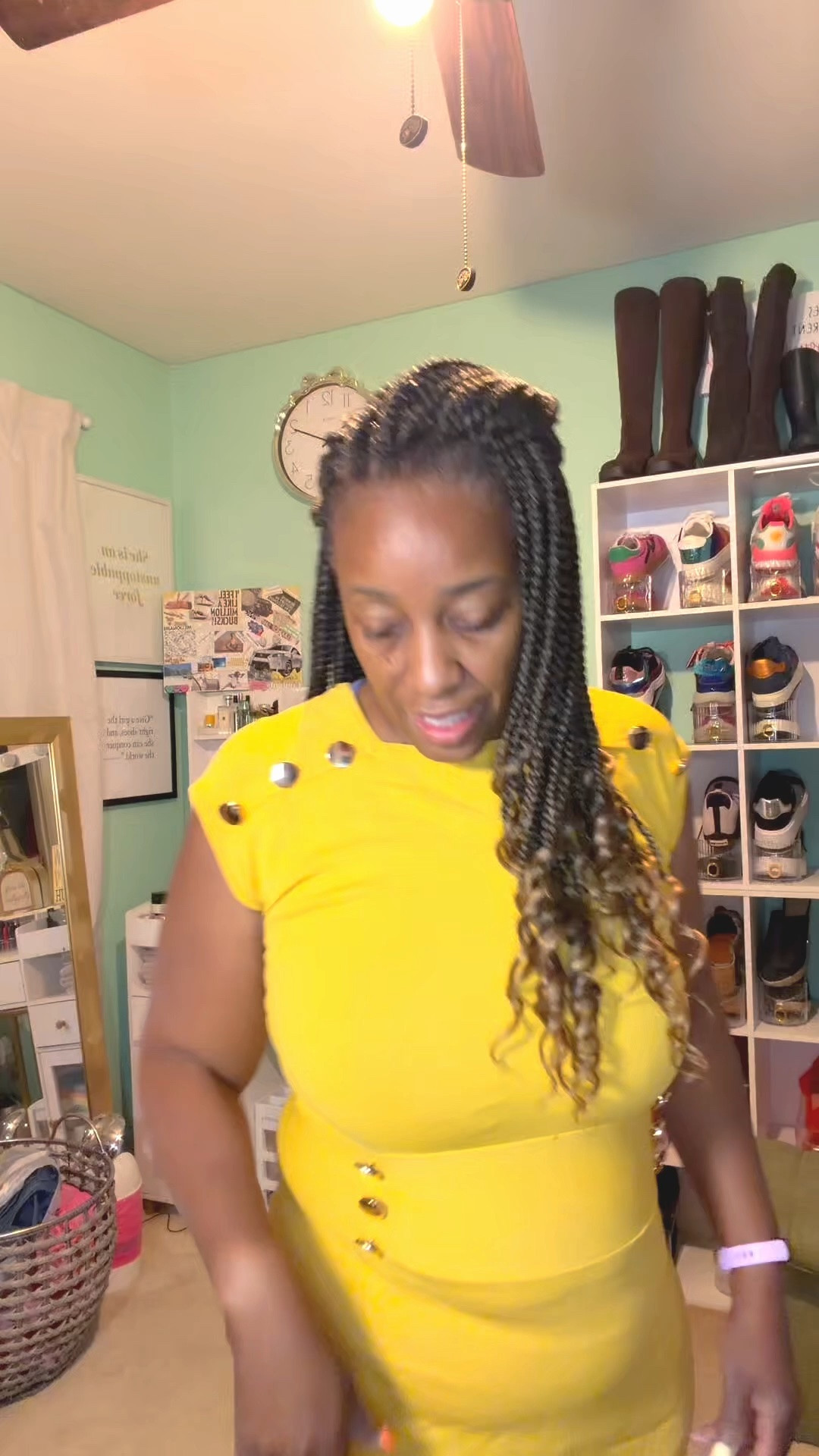 💛 Today’s Meeting Look! 💛

Showing up to today’s meeting in this super cute yellow dress, and I’m loving the whole vibe! Yellow paired with brown gives such a smooth, sophisticated, and subtly sexy look—classy with just the right amount of spice. ✨🤎

👗 Dress: Ashro
👠 Shoes: Amazon
👜 Purse: Zara

Because who said business meetings can’t have a little fashion moment? 💛

#OOTD #MeetingLook #YellowDress #BrownAndYellow #FashionOver50 #StyleOver50 #AshroStyle #AmazonFashion #ZaraStyle #GetDressedWithKey #FashionWithKey

#LTKgrwm #LTKootd #LTKU