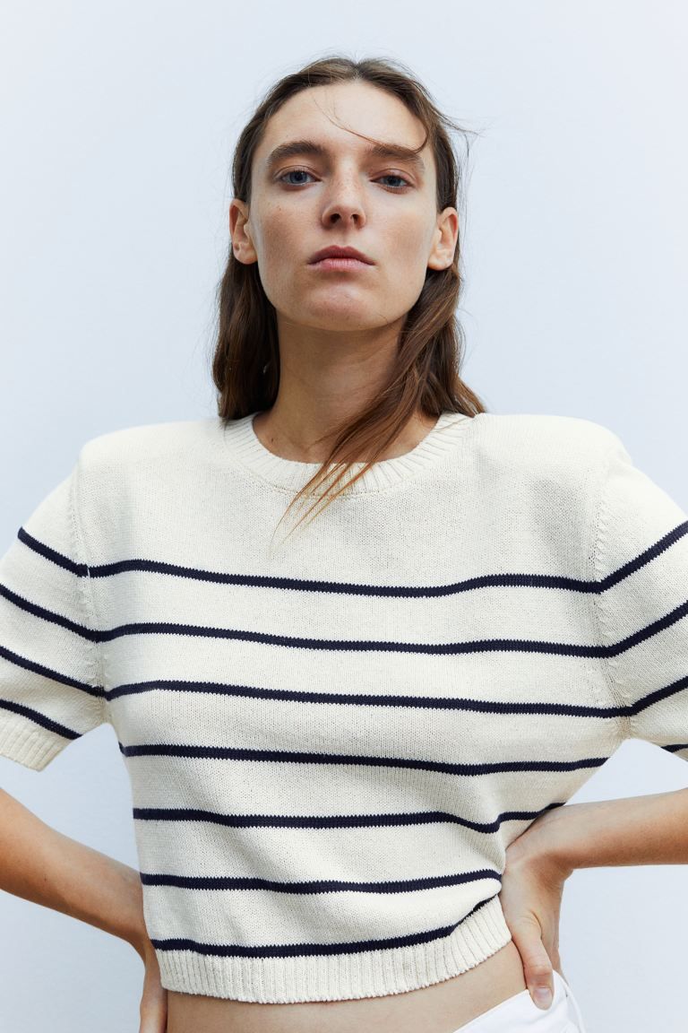 Knitted shoulder-pad top - Cream/Striped - Ladies | H&M GB | H&M (UK, MY, IN, SG, PH, TW, HK)