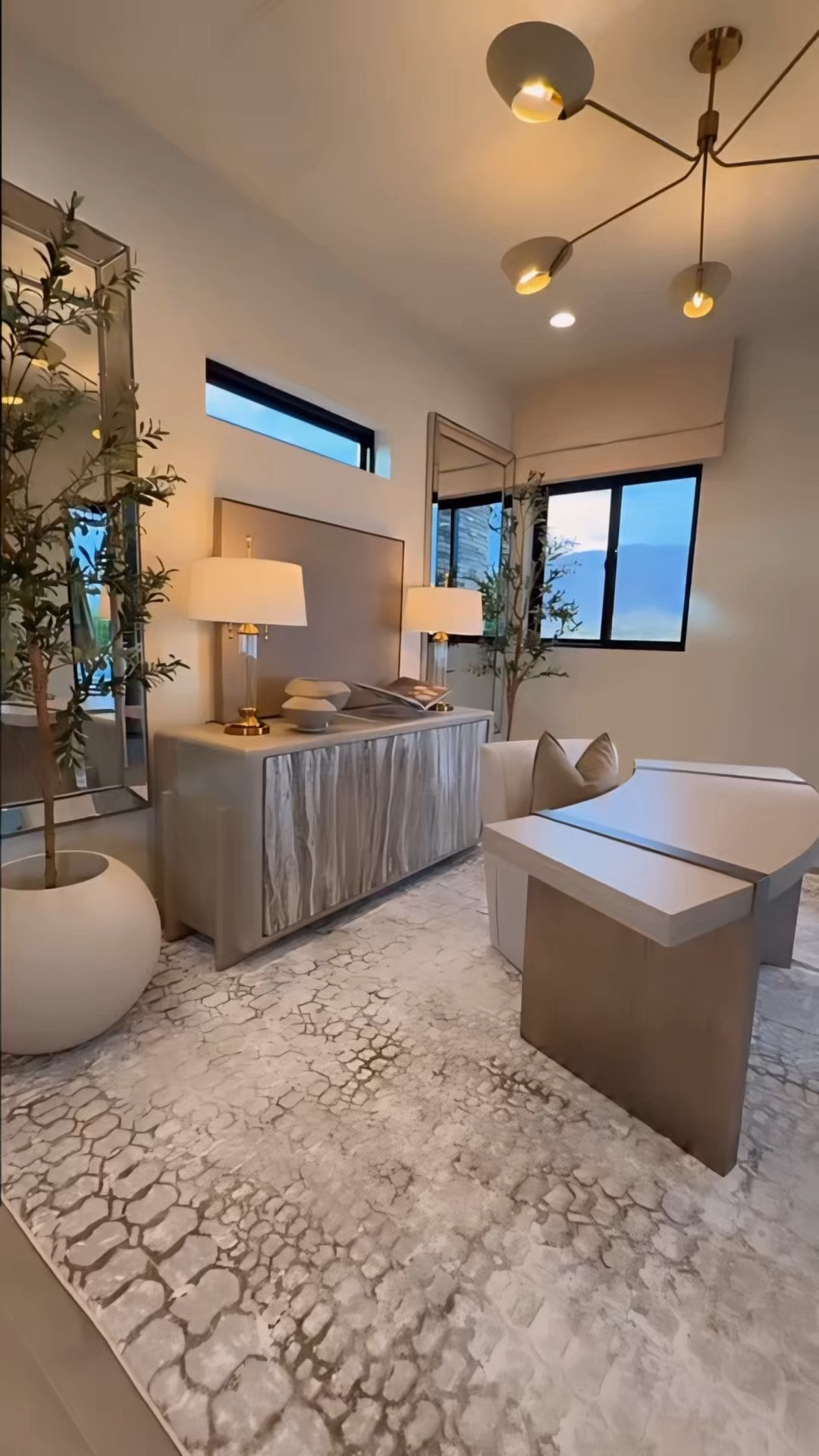 I love waking up in the morning with my coffee and entering in my new office space! I swear I can get some serious work done in here now 🤣🤩

Office makeover 
Neutral home office decor 
Work from home office Inspo 
Office Inspo 
Interior design 
Summerthompsonstyles 

#LTKHome