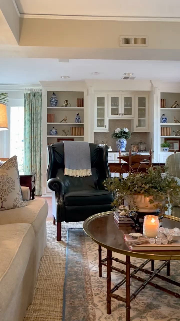 And back to Monday we go! 🌧️ It’s one of those cozy, rainy days where the only thing to do is turn on some soft lights, light some candles and settle in. Let’s not let the dreary weather dampen our spirits though - we’ve got a whole new week ahead to make amazing. Here’s to embracing the calm before the storm of a productive week! 🕯️🗓️
.
.
.
#coastalgrandmother #classicdesign #tamilyroomdecor #blueandwhitedecor #charminghome #southernlivingmag #thenewsouthern #myblueandwhitestyle #grandmillenialhome #classichome #bhghome #traditionalhome #interiordesign #southerninteriors #thecottagejournal #myblueandwhitehome
#myhousebeautiful #mycollectedlook #betterhomesandgarden #thecottagejournalmagazine #colonialhouse #mytradhome #antiquehome #familyroom #betterhomesandgardens #southernliving #grandmillennialdecor #coastaldecor


#LTKStyleTip #LTKVideo #LTKHome