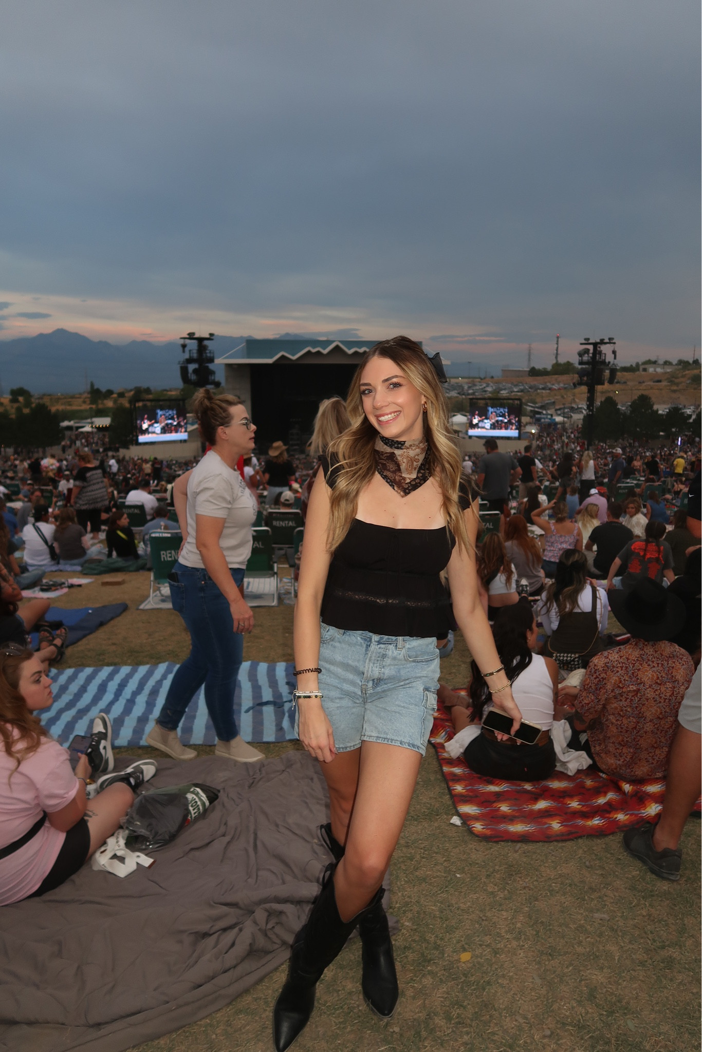 post malone concert info

#LTKmidsize #LTKSeasonal #LTKVideo