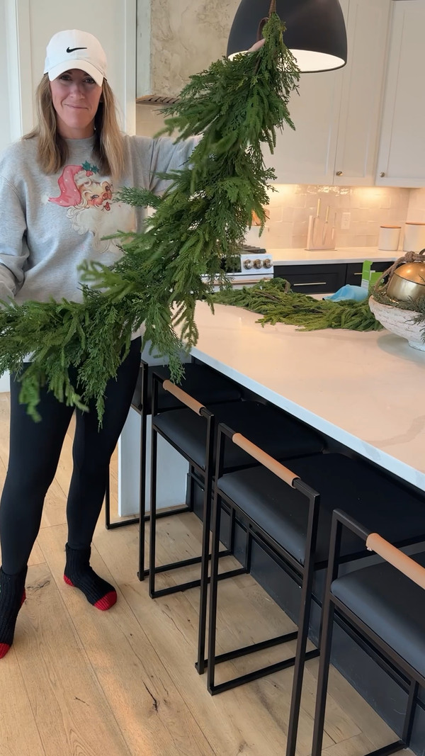 Add a touch of natural elegance to your kitchen with this Mixed Pine & Norfolk Pine…
