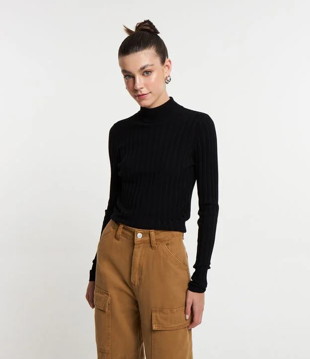 Blusa em Tricô Canelado com Gola Alta e Manga Longa Preto | Renner (BR)