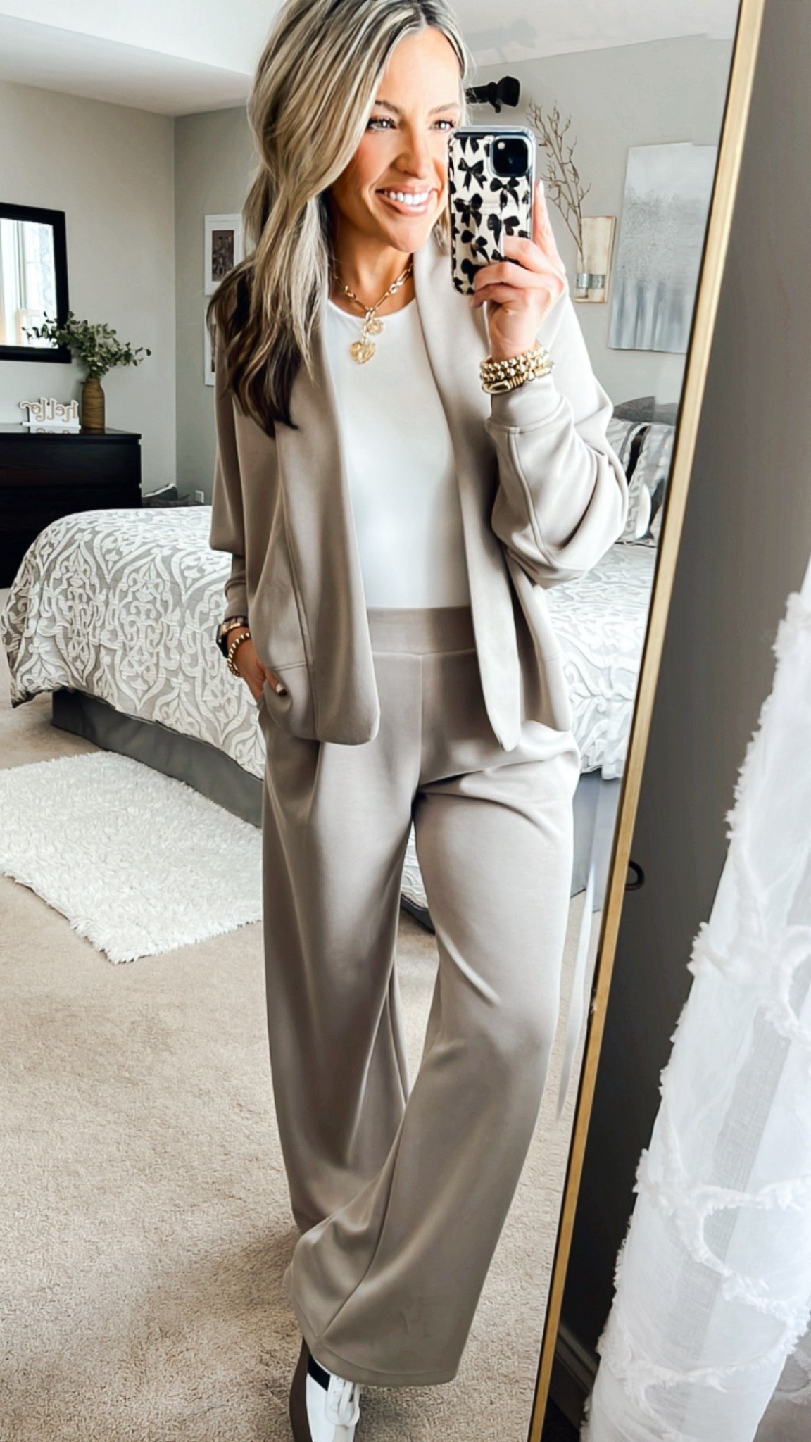 Soft modal material that is so comfy and also elevated!🤗 Great for lounge, travel or work! The pants come in 3 length options!🙌 TTS, I’m wearing 27”

#LTKPetite #LTKootd #LTKWorkwear