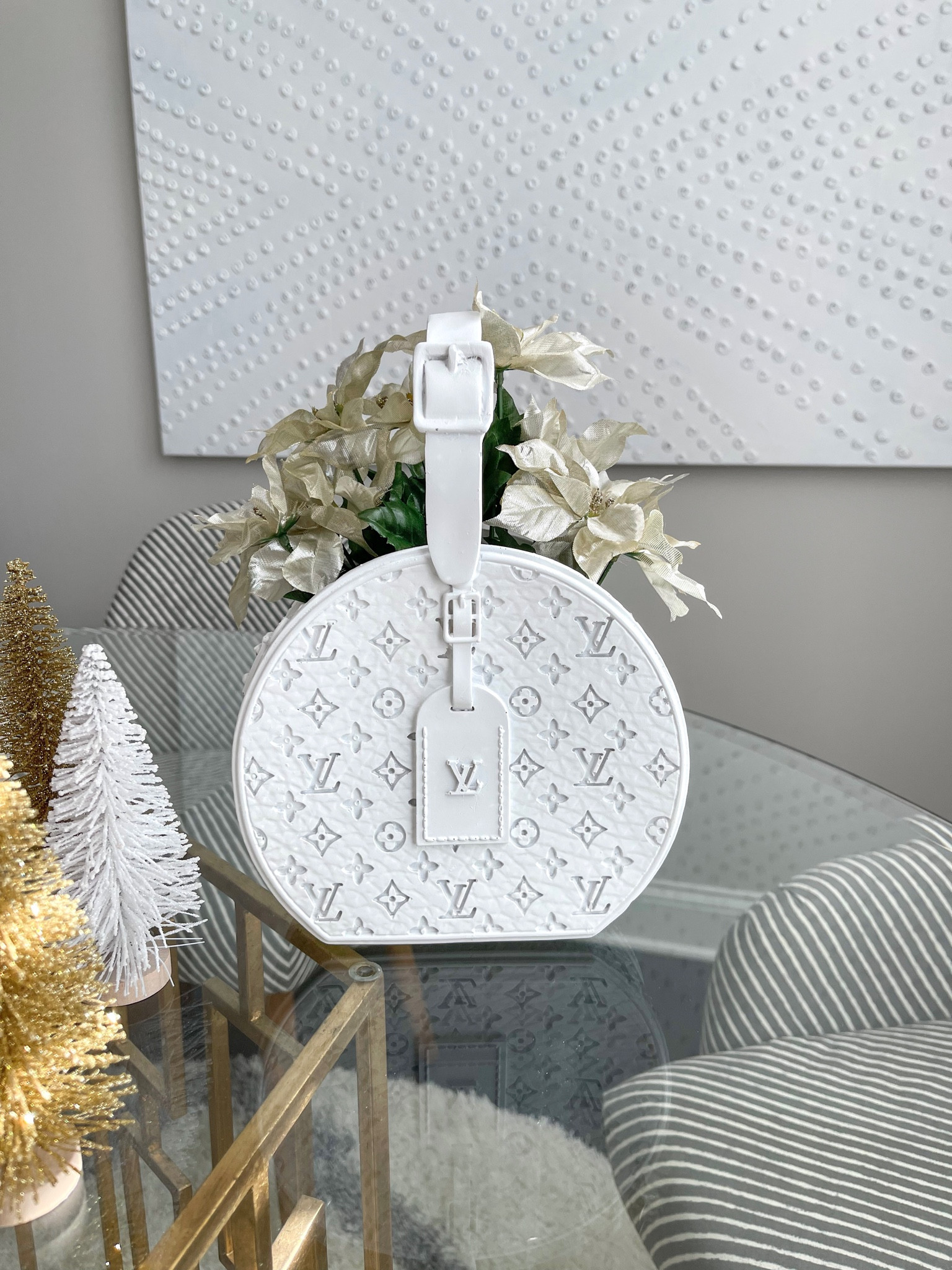 The best dupe for the Louis Vuitton vase! Great gift idea for the handbag lover!

Designer bag, vase

#LTKGiftGuide #LTKhome #LTKHoliday