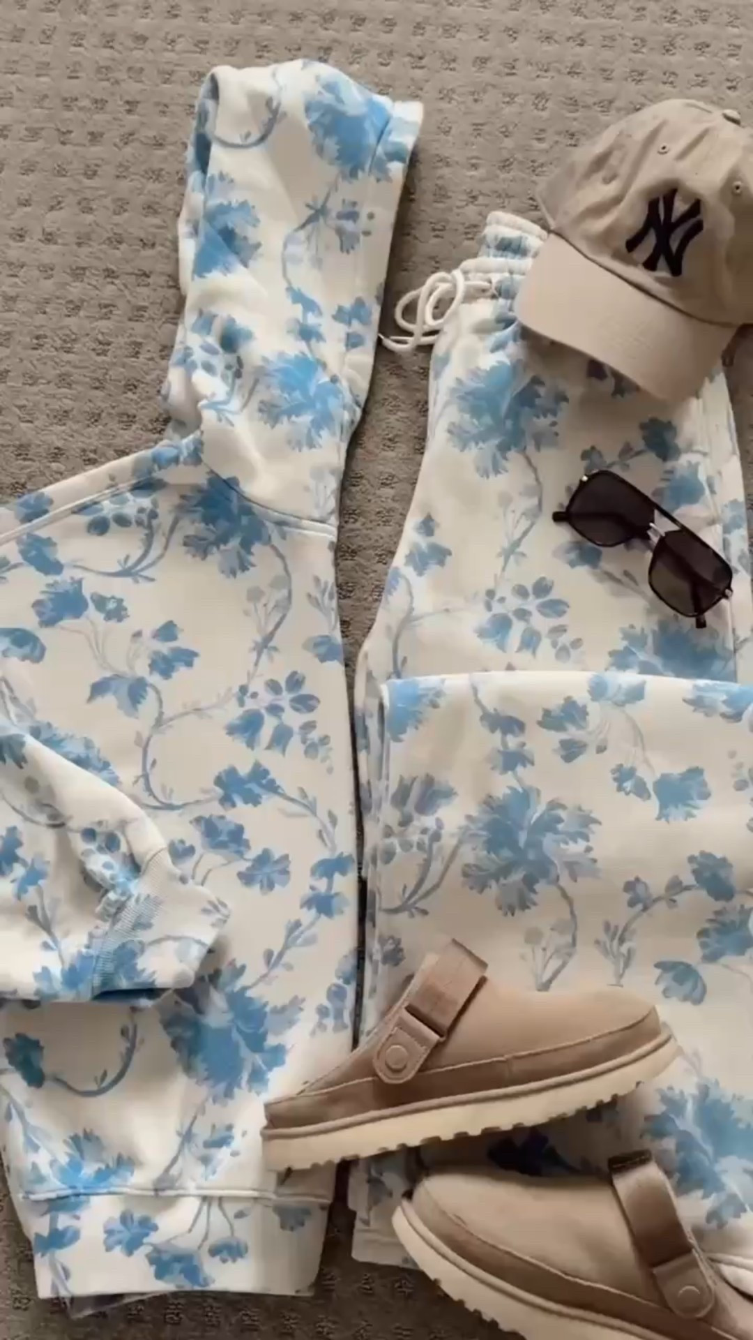 🤍 Comfy and put together outfit.


#LTKootd #LTKmomlife #LTKgrwm