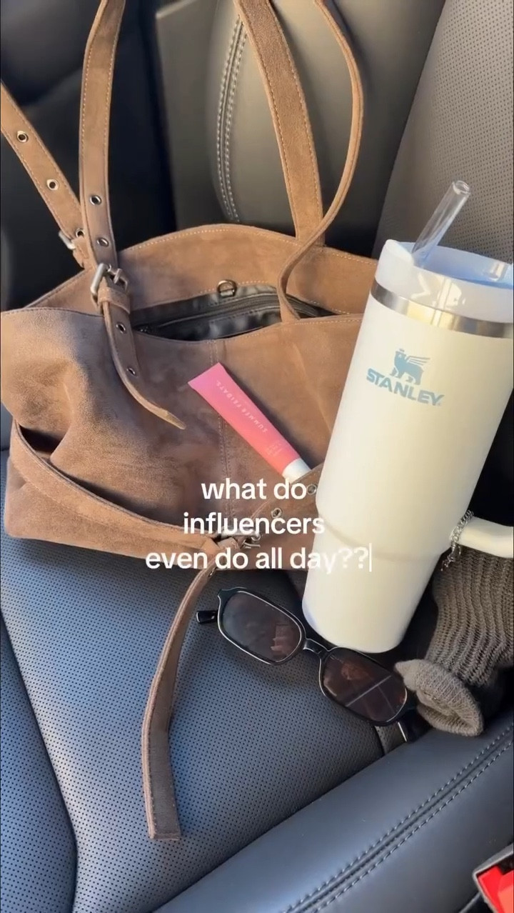 im nosey just like yall 👀 a look into a random day in my work life 🤳🏼

#LTKootd #LTKmorningroutine #LTKvlog