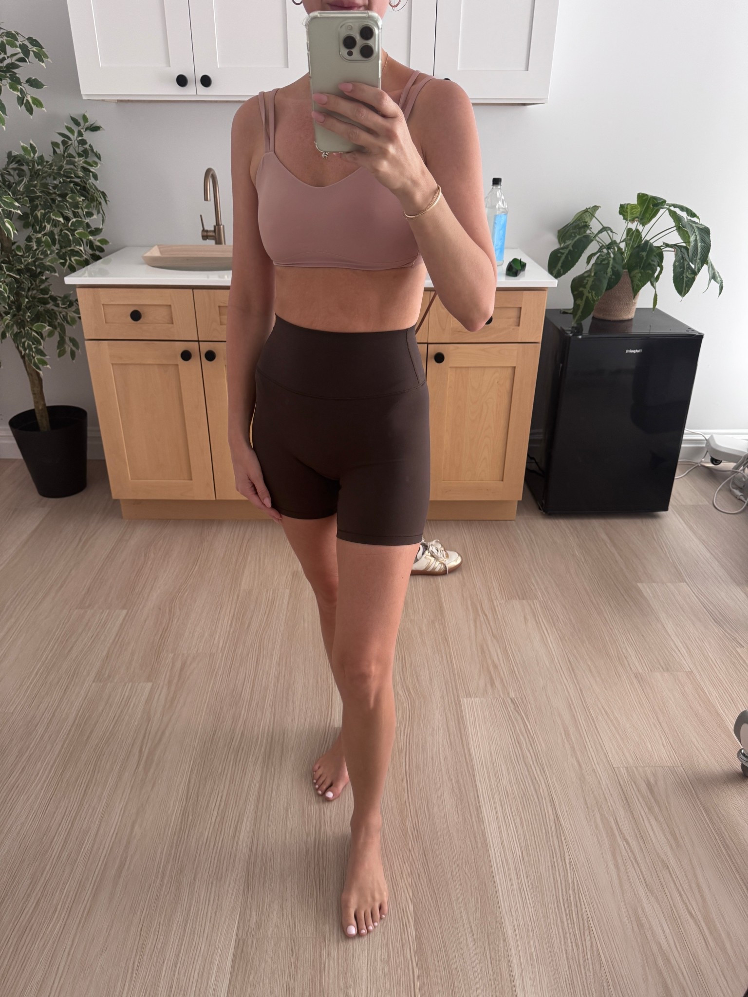 Loving these H&M athletic shorts. Perfect brown biker shorts for fall! 

#LTKSeasonal #LTKActive #LTKFindsUnder50