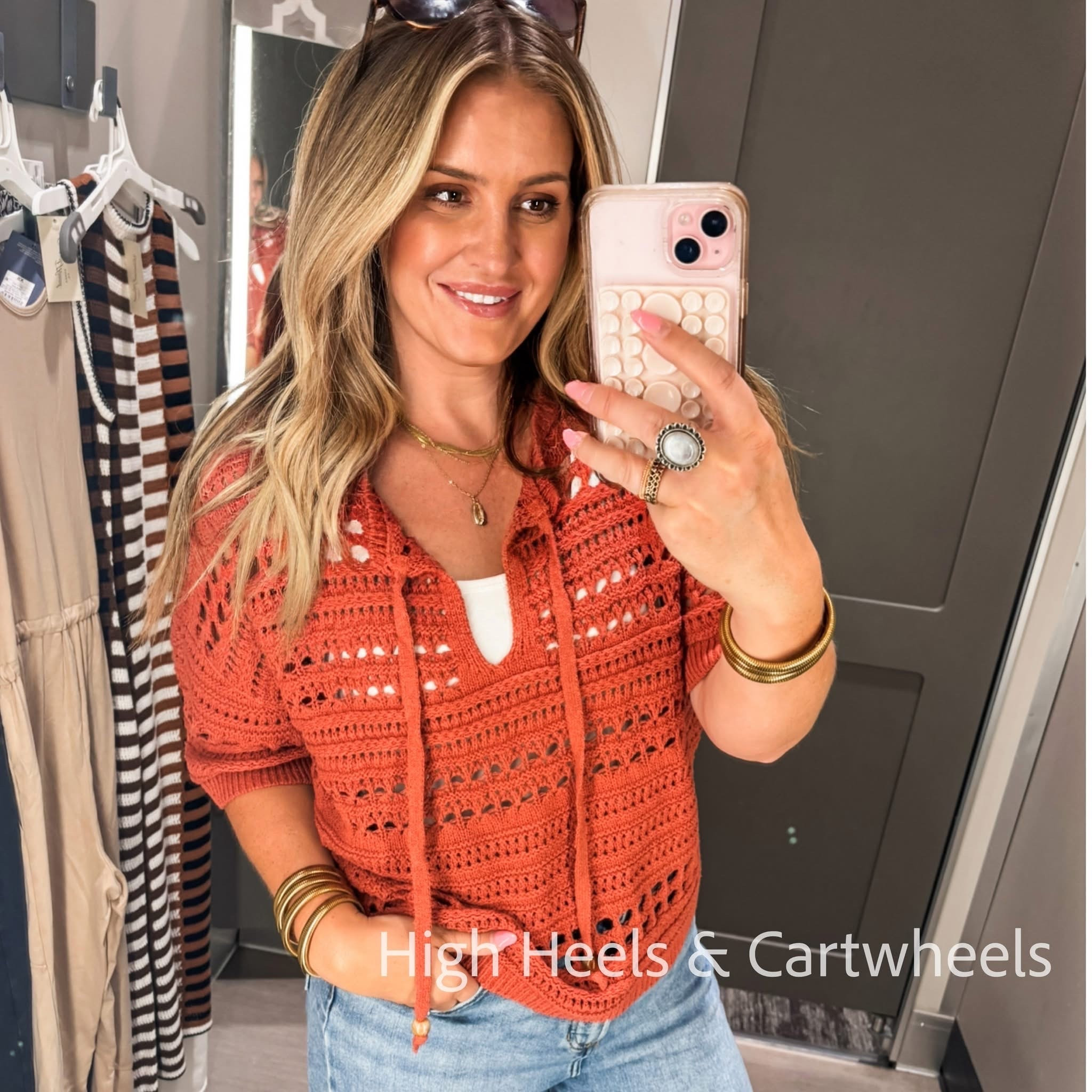 This pullover sweater top adds a pop of color to your outfits!