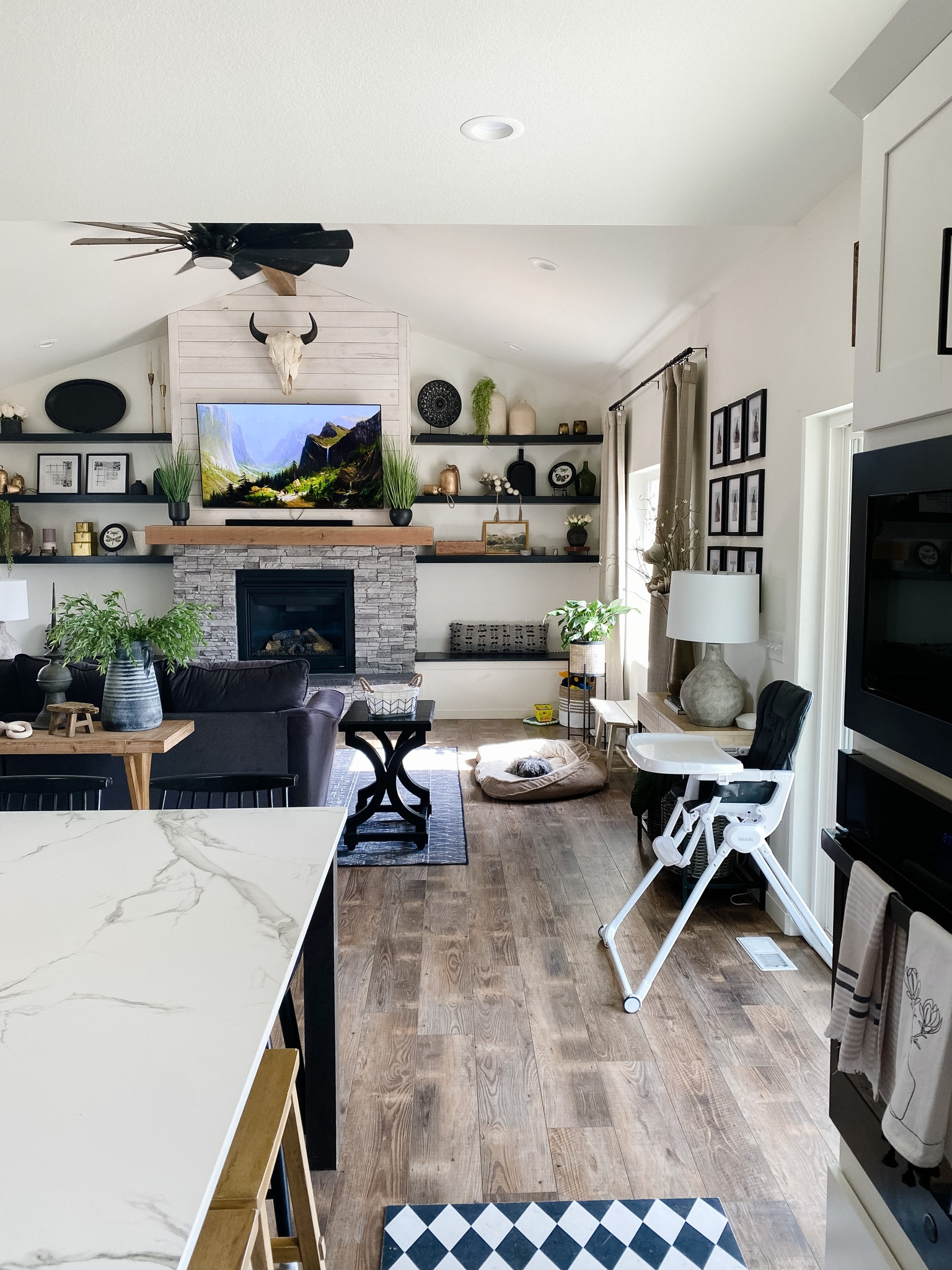 Living room decor, modern farmhouse decor, home finds, farmhouse decor, amazon finds, decor inspo 

#LTKFind #LTKhome