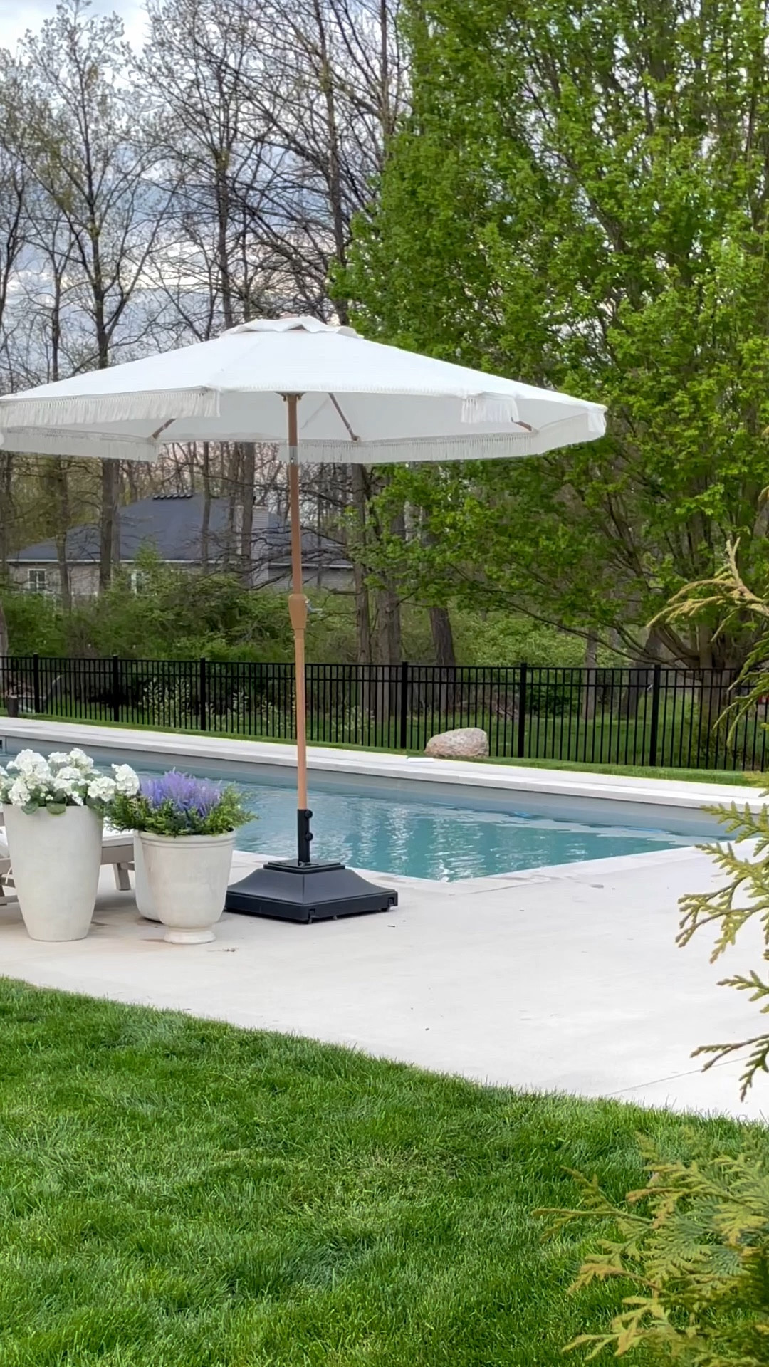 My outdoor chase lounge chairs and umbrellas are on sale. We keep these lounge chairs out all year long and they never budge, definitely worth every penny. I’ve had them for three years and they still look brand new.

Outdoor decor, pool area, decor, pool furniture, outdoor furniture, chase lounge

#LTKHome #LTKSaleAlert