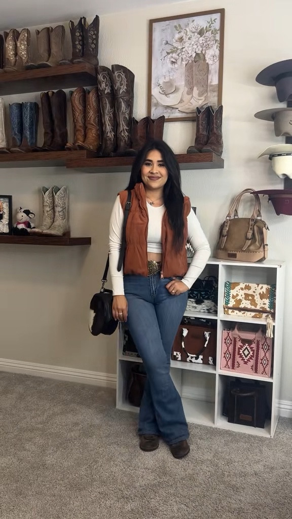 My go to type of outfit🤎 jeans are articles of society and bag is sts ranchwear 🫶🏼


#LTKPetite #LTKootd #LTKgrwm