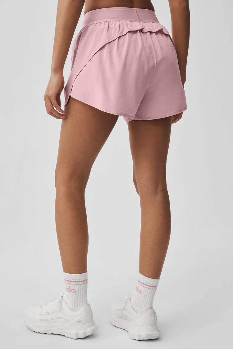 Model is 5'9 wearing SModel is 5'9 wearing SWearing Size SmallModel is 5'9, with a 31” bust, 23... | Alo Yoga (US)